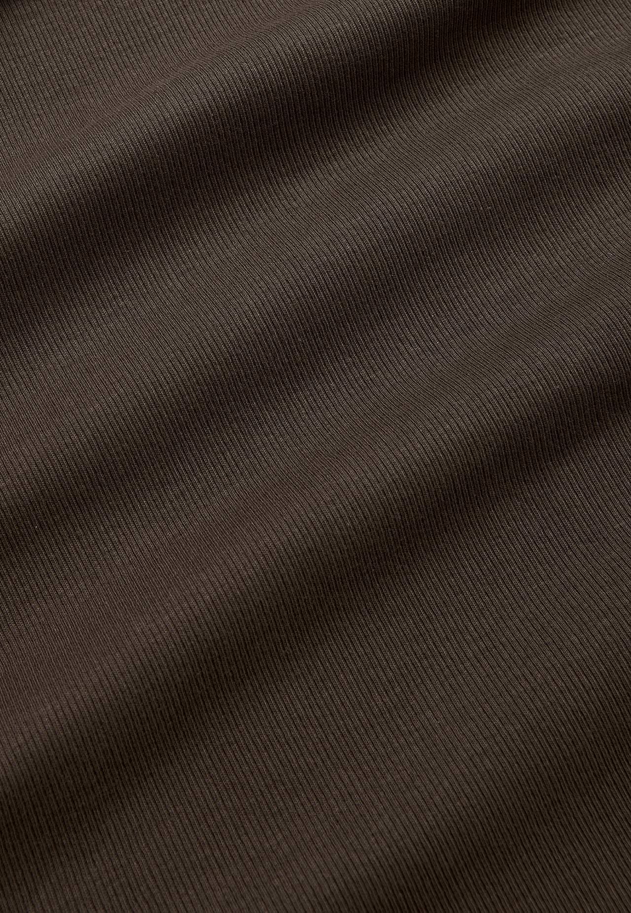 Gerippter Rollkragenpullover aus organischer Baumwolle