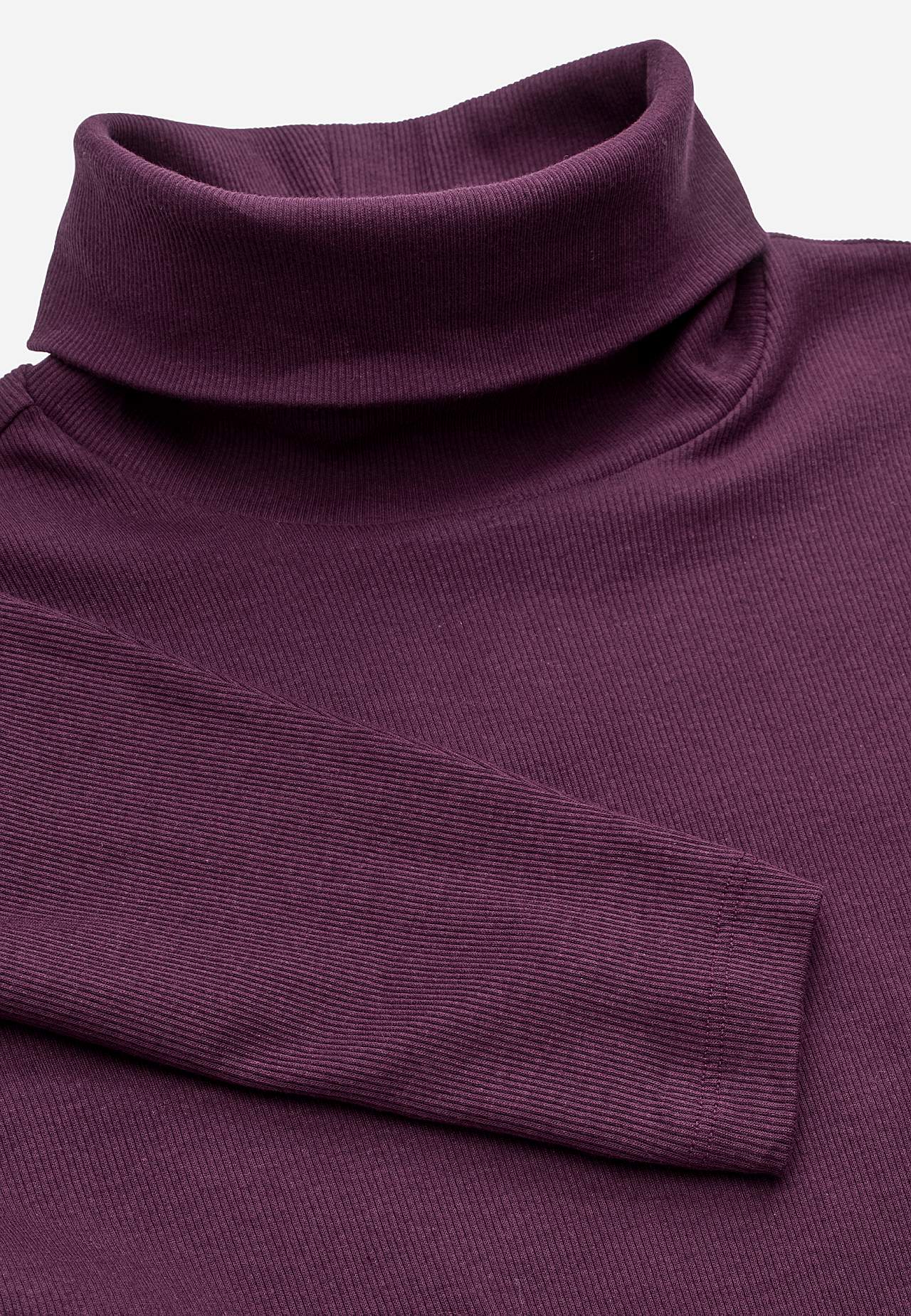 Gerippter Rollkragenpullover aus organischer Baumwolle