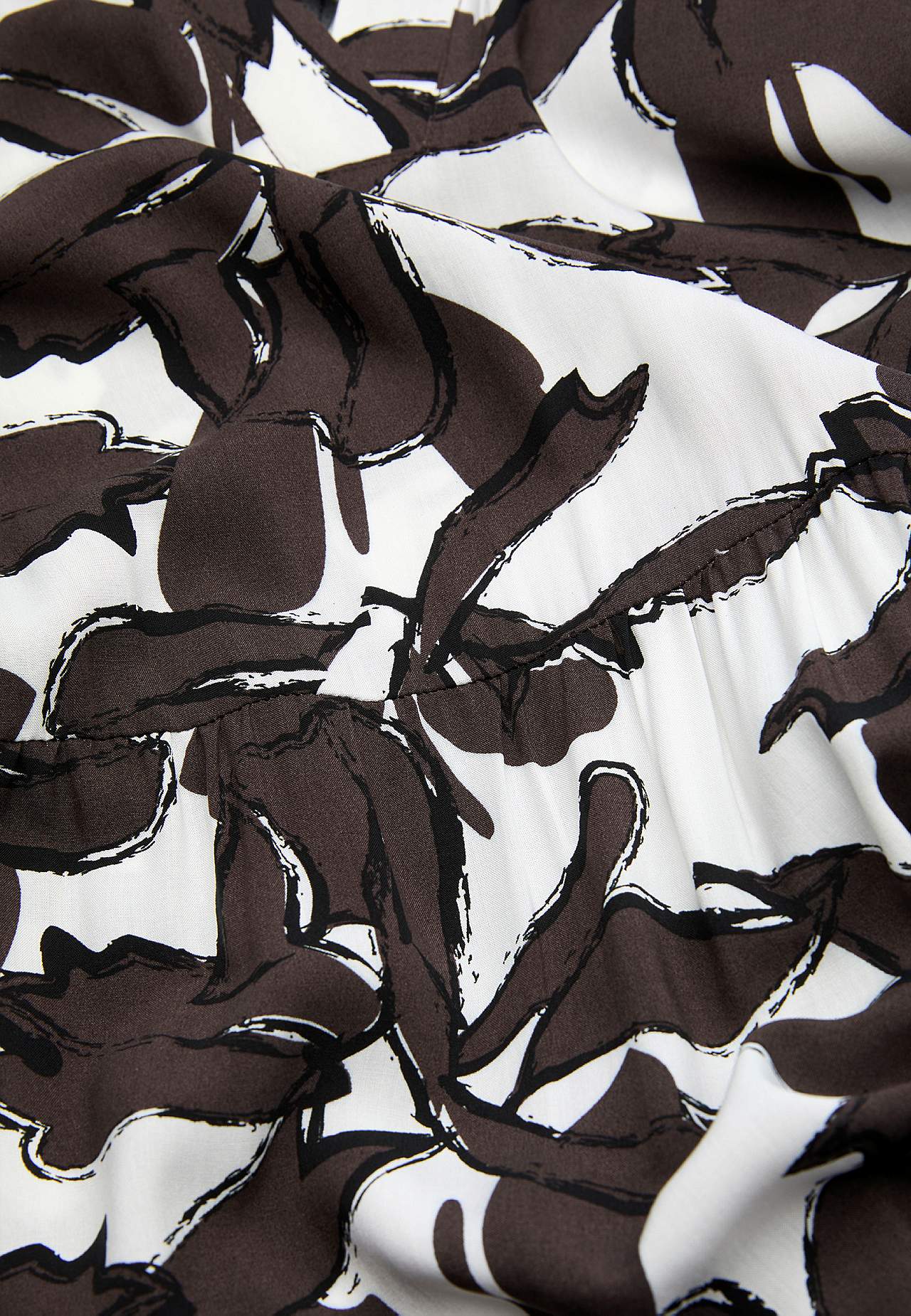 Kleid mit Volants