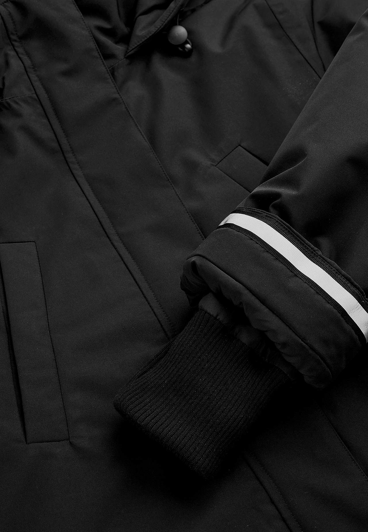 Funktionaler, warm gefütterter, langer Parka