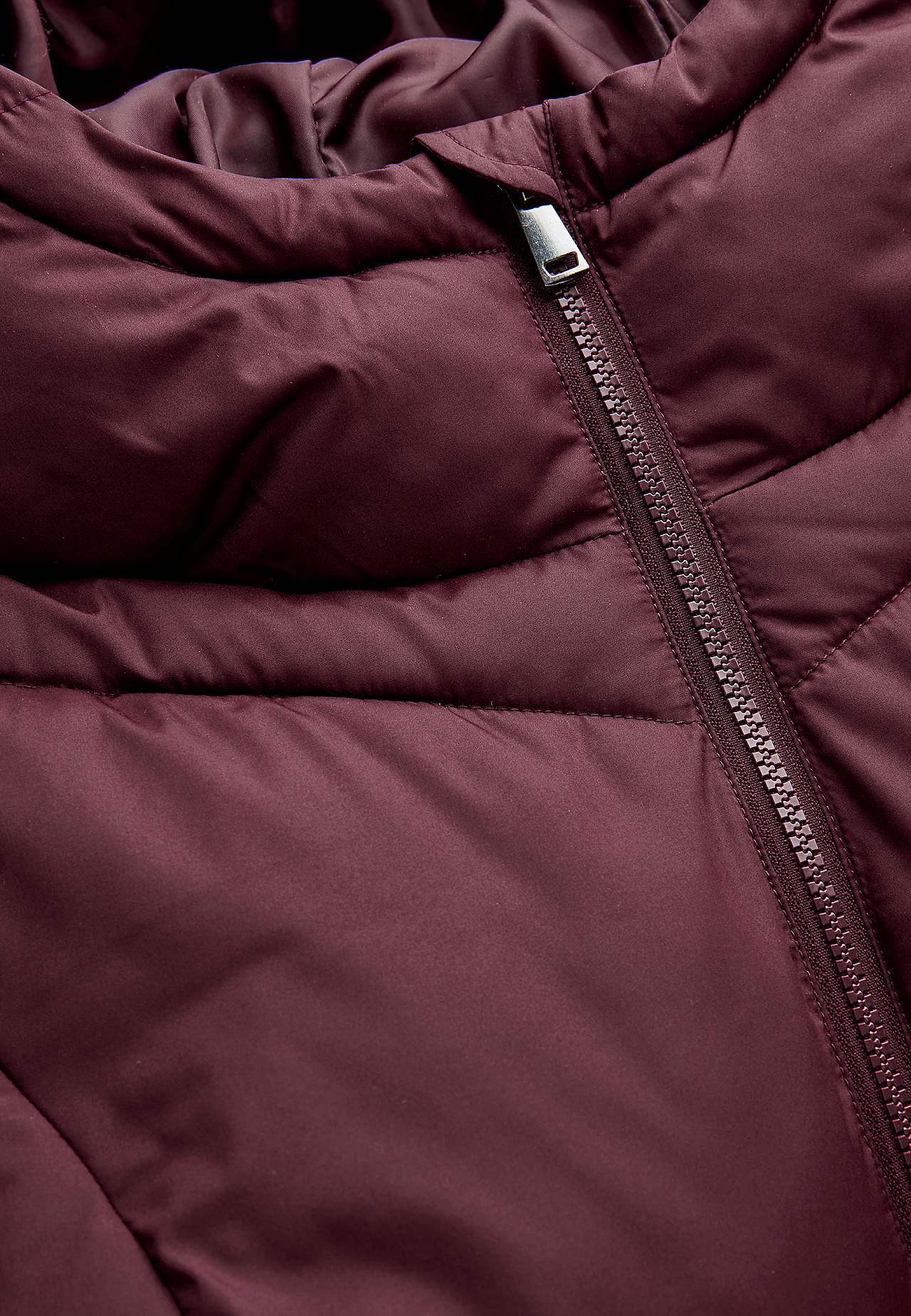 Lange Jacke mit flauschiger Polsterung