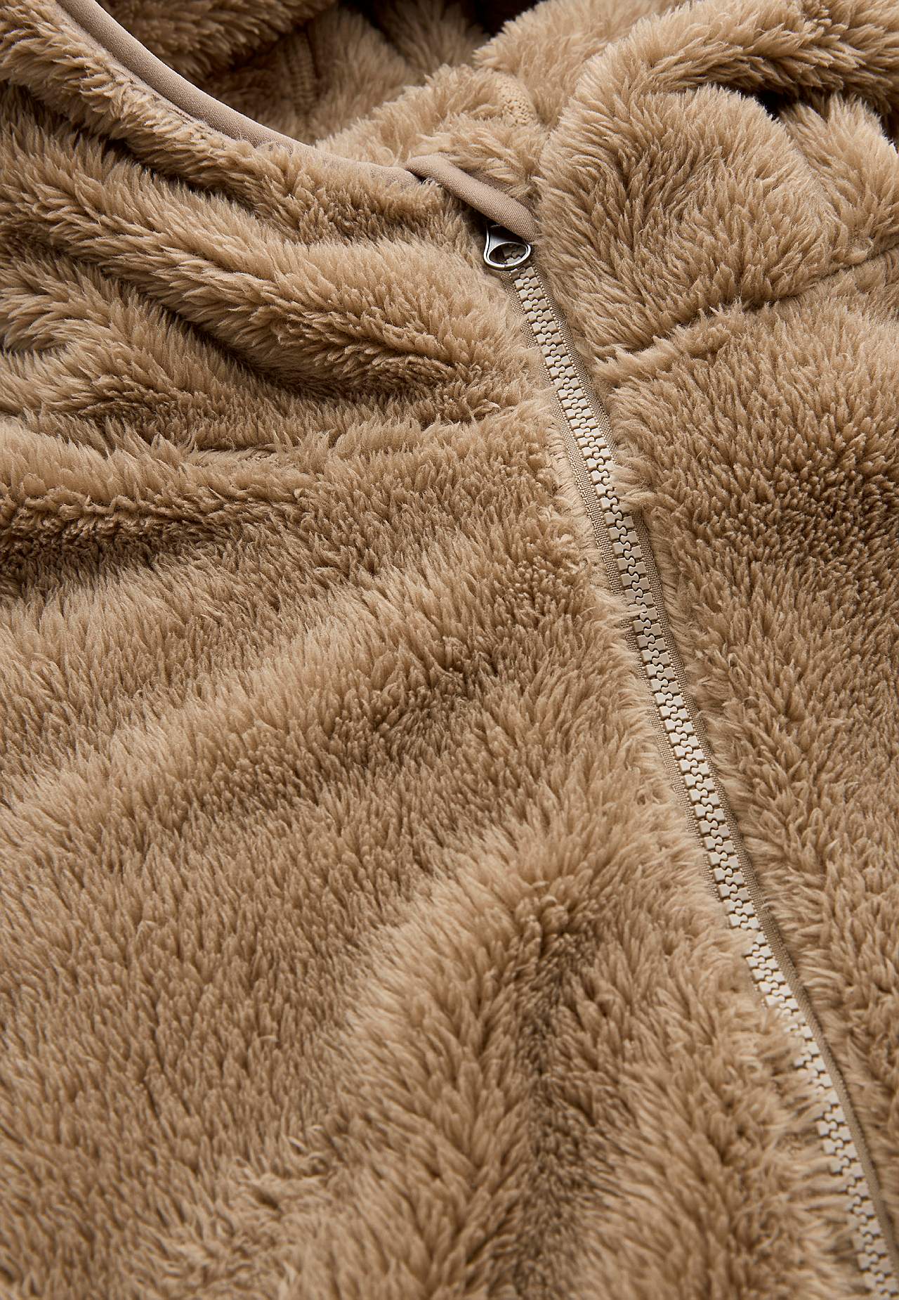 Behagliche Fleecejacke mit Kapuze
