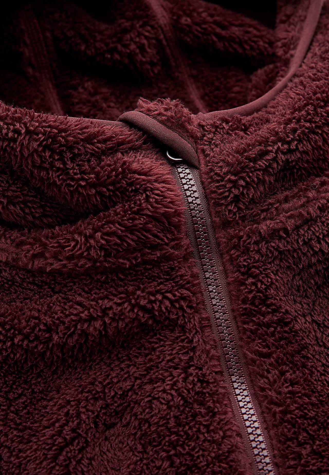 Behagliche Fleecejacke mit Kapuze