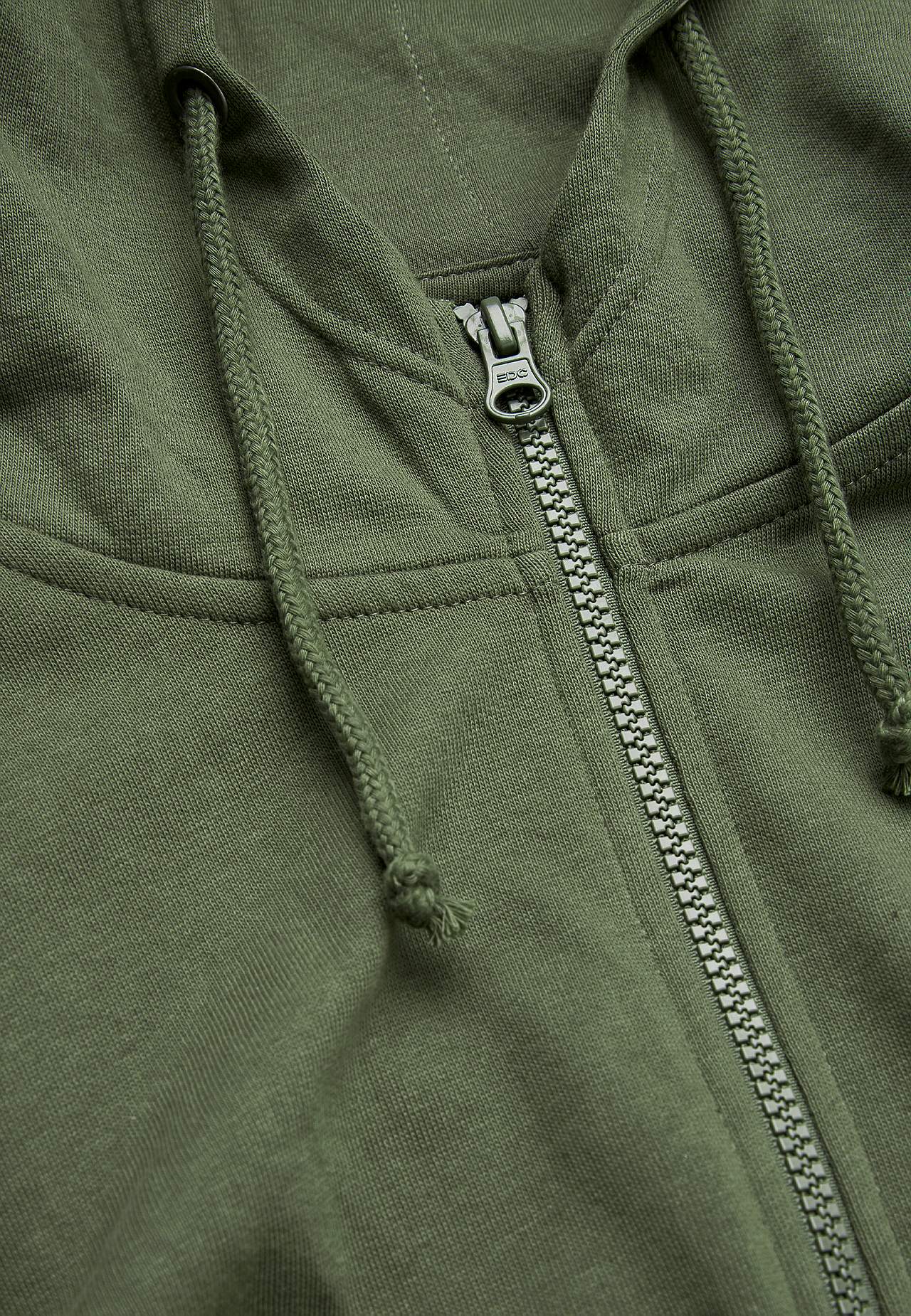 Einfarbiges Kapuzenshirt mit Verschluss