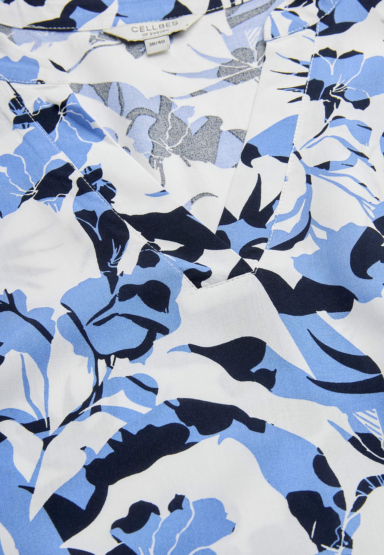 Kleid mit Volants