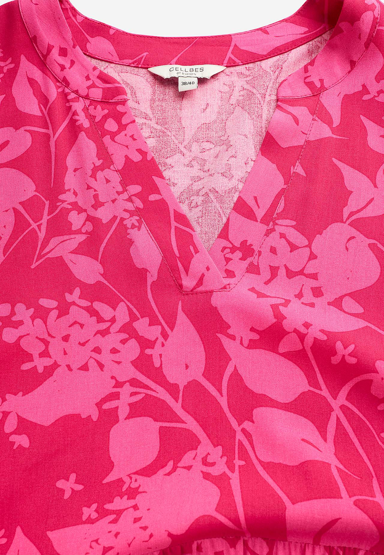 Kleid mit Volants