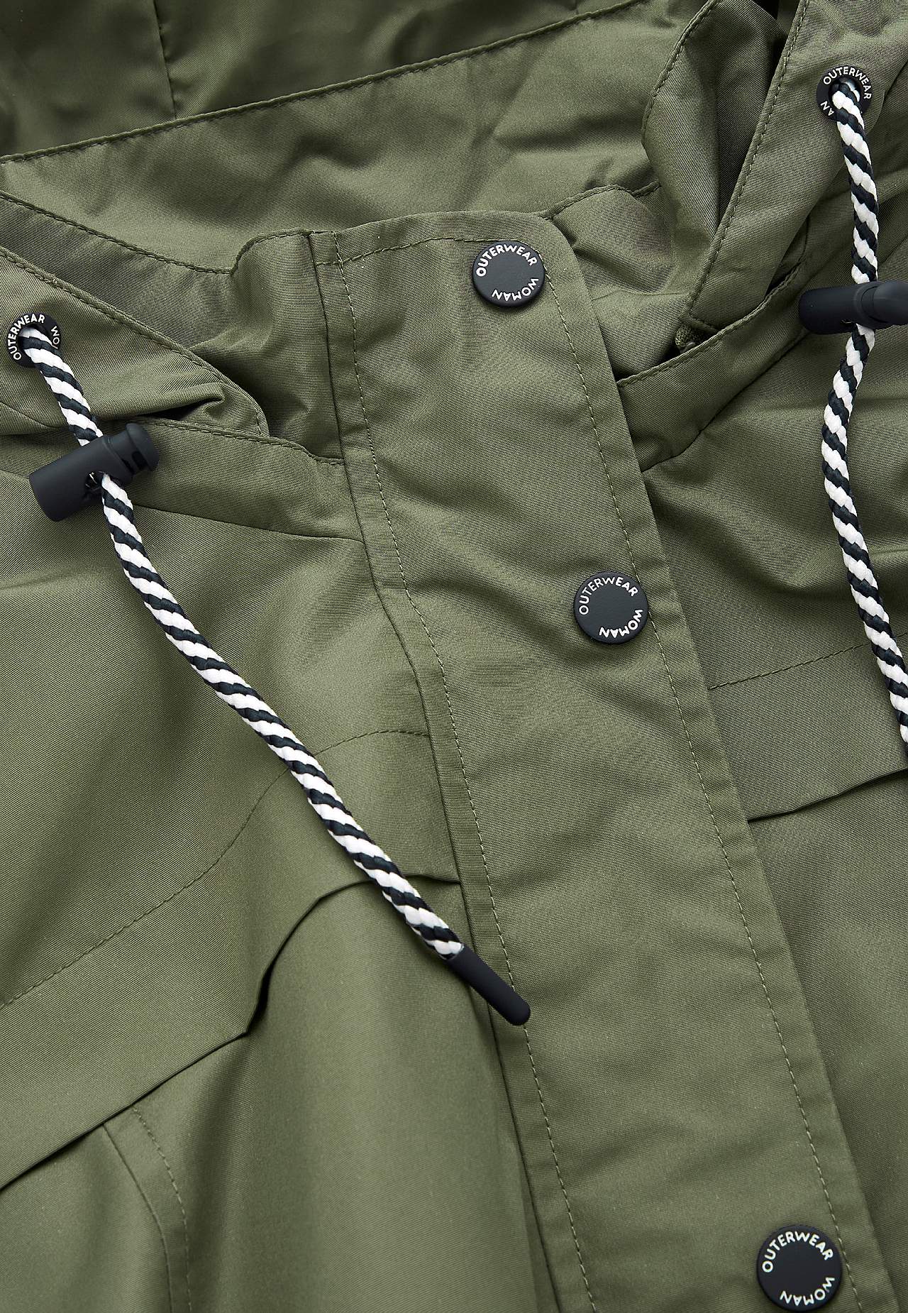 Winddichte Jacke mit Kapuze