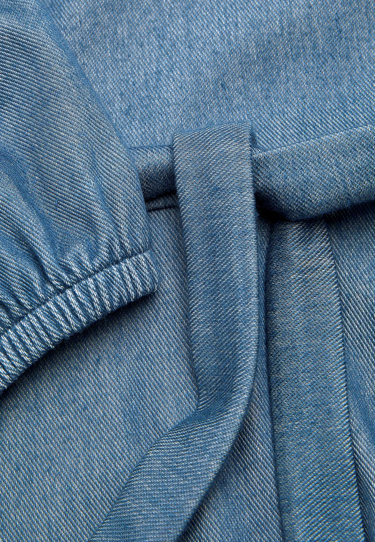 Kleid aus Denim-Jersey mit Gürtel zum selberbinden