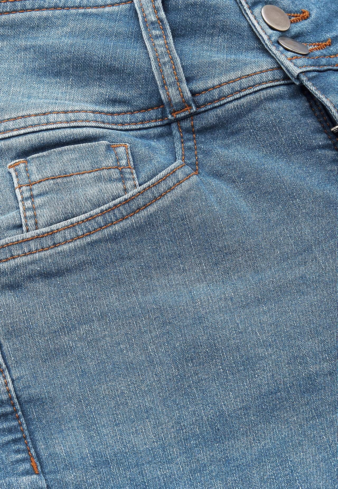 Schmale Jeans mit hohem Schnitt - drei Längen