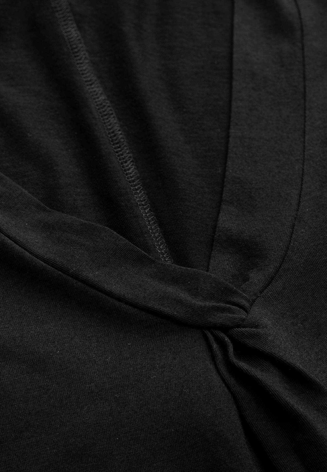 Ärmelloses Jerseykleid mit einem V-Ausschnitt