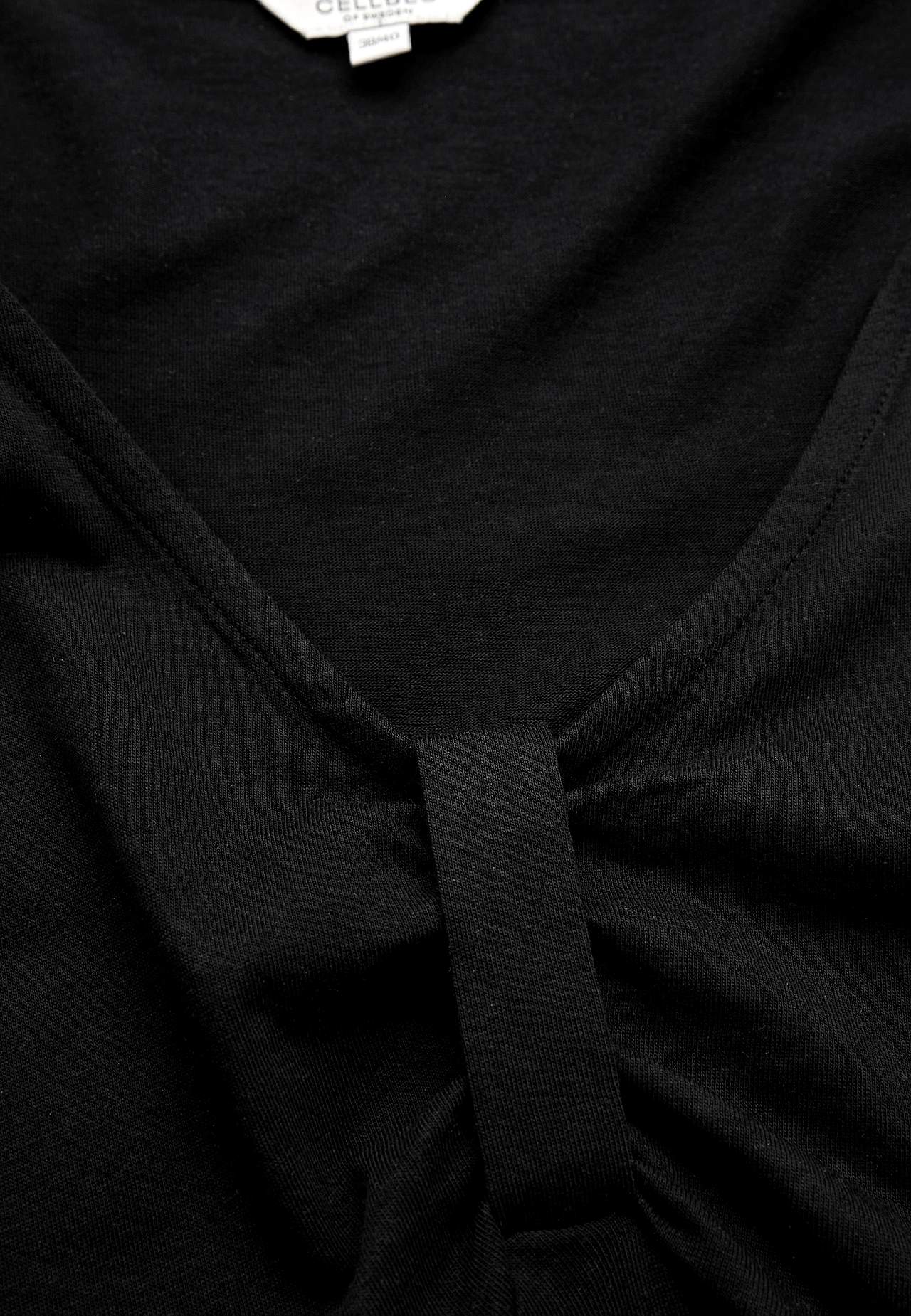 Jerseykleid mit Naht unter der Büste und einem V-Ausschnitt