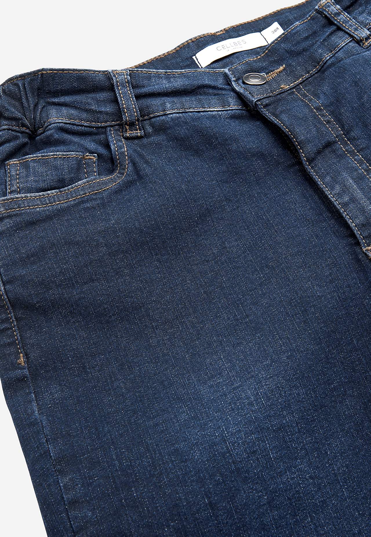 Jeans mit Gummiband an den Seiten