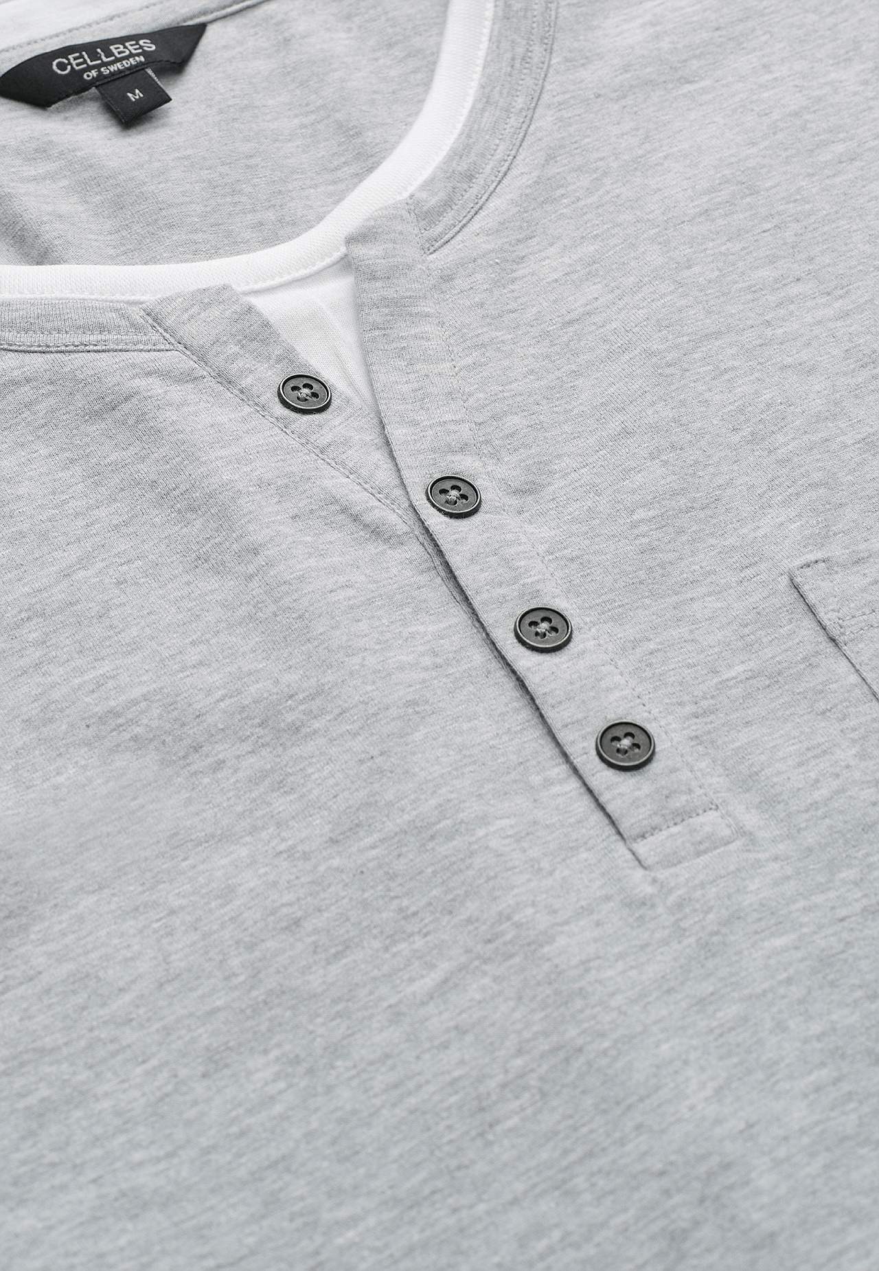Langärmliges T-Shirt