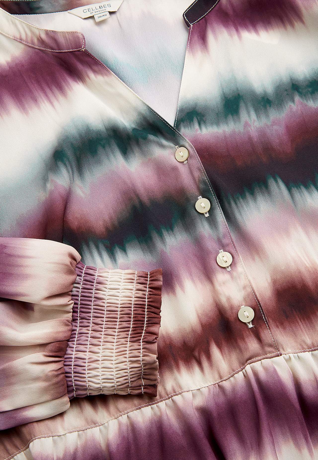 Kleid mit Puffärmeln