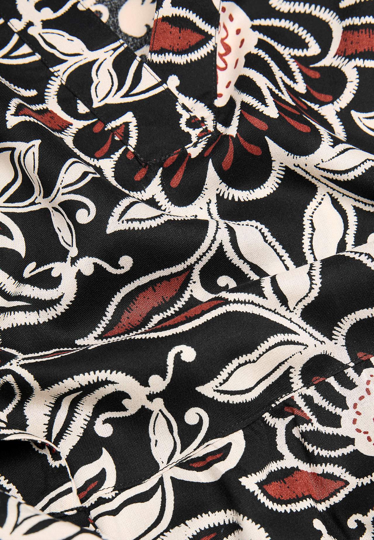 Kleid mit Volants
