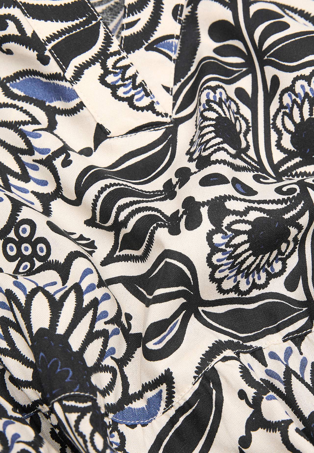 Kleid mit Volants