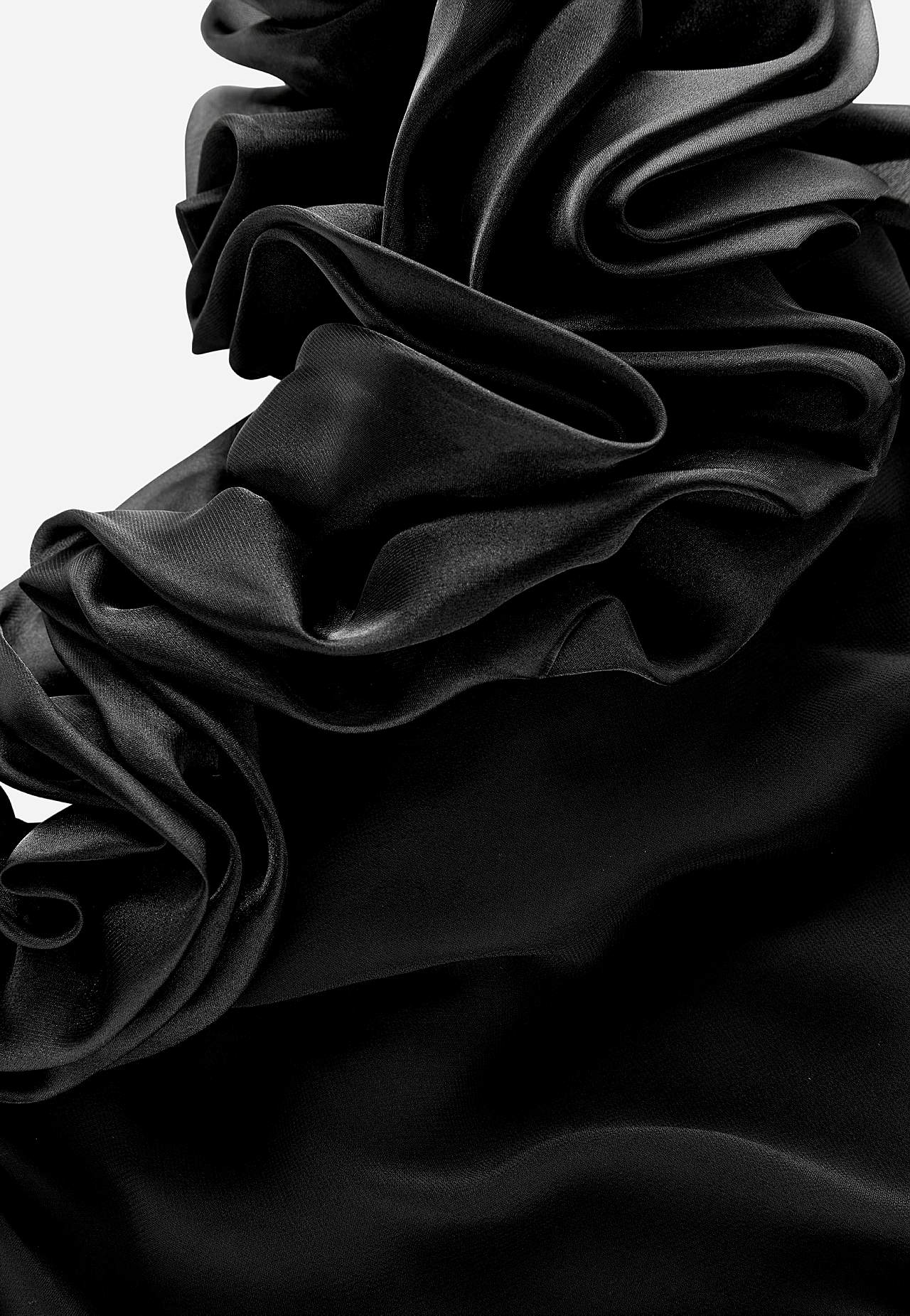 Asymmetrisches Cocktailkleid mit Rüsche