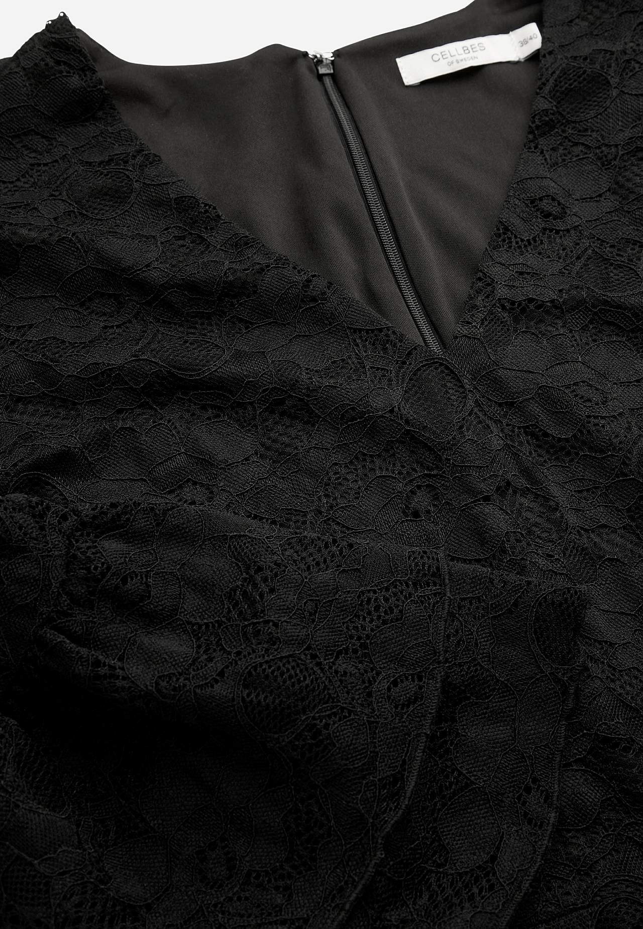 Elastisches Spitzenkleid