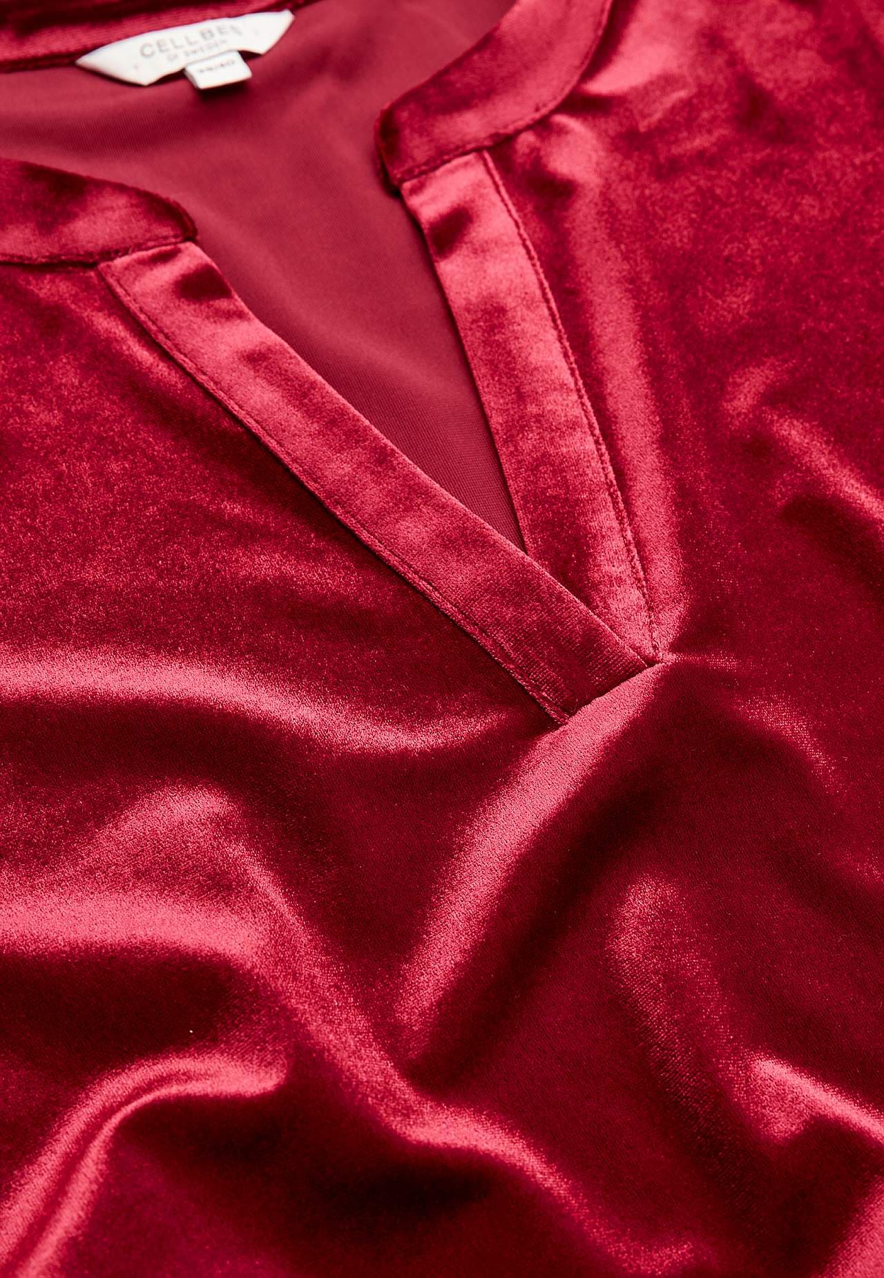 Samtkleid mit Rüschenrock
