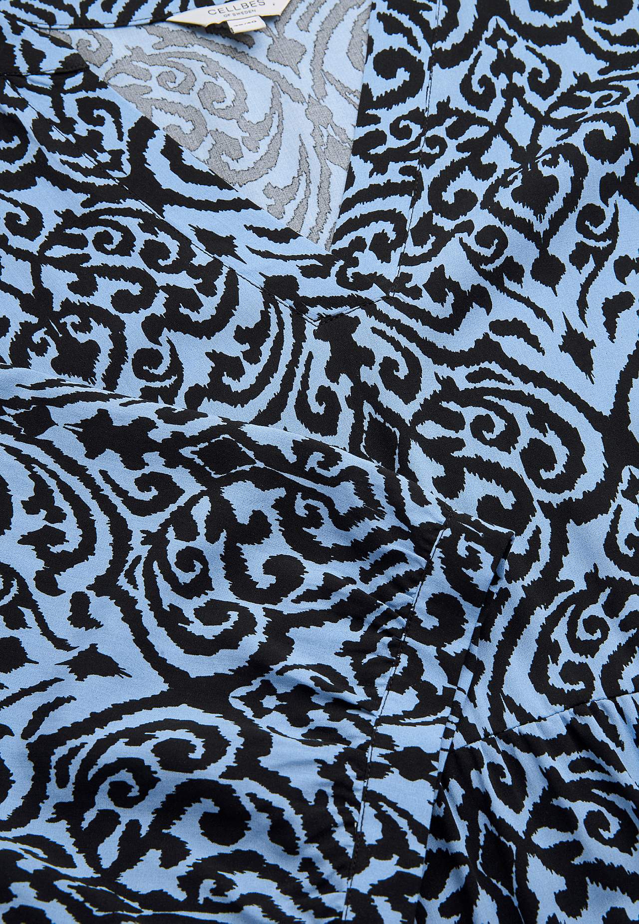 Kleid mit Volants