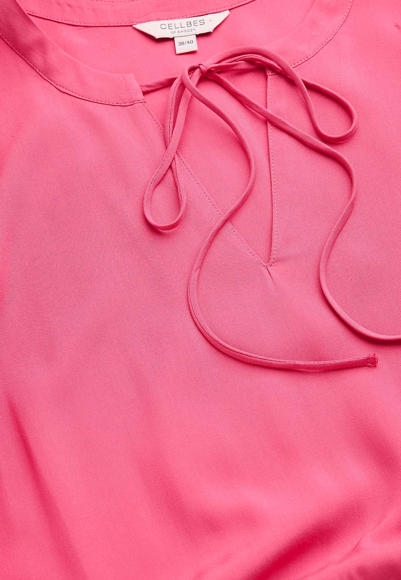 Kleid mit Volants