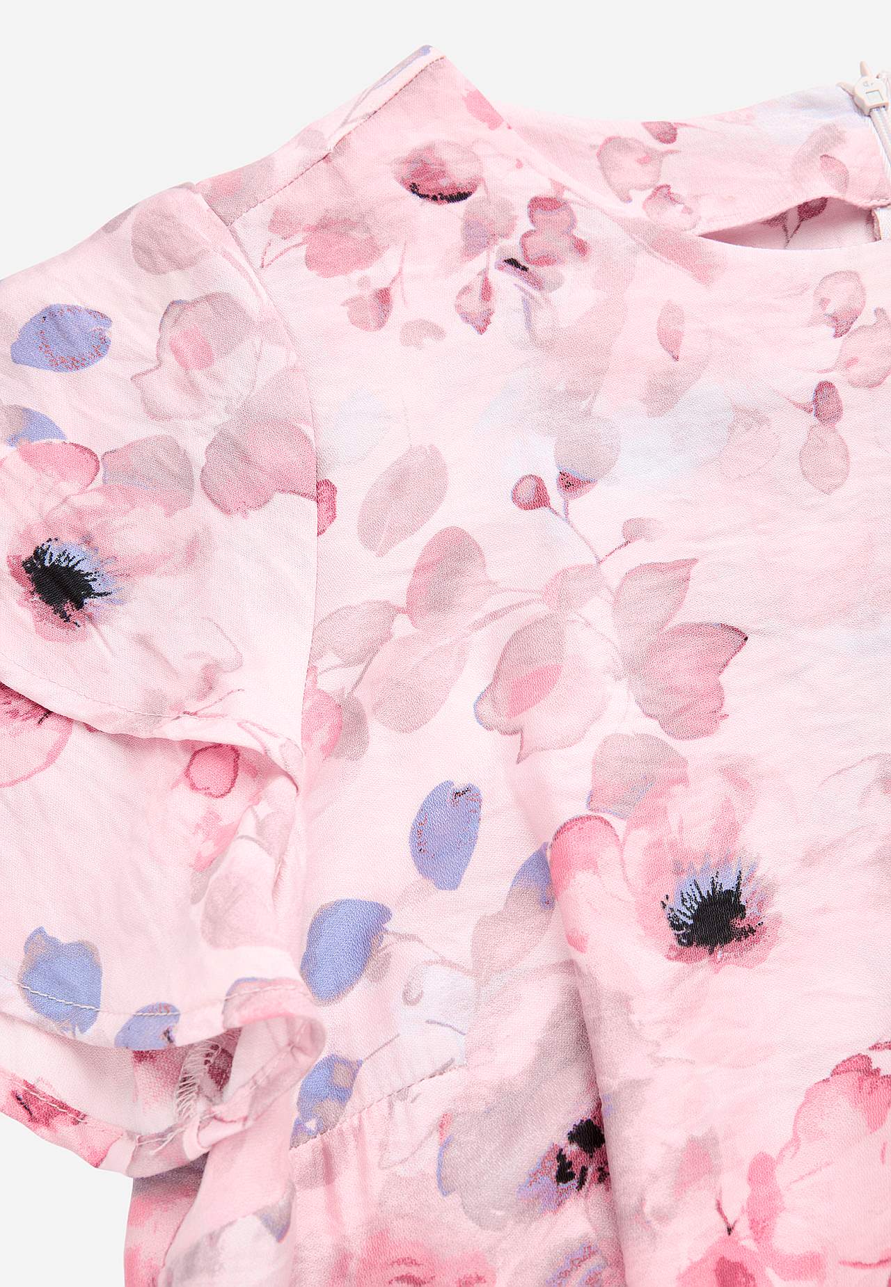 Kleid mit Rüschen mit Schmetterlingsärmeln