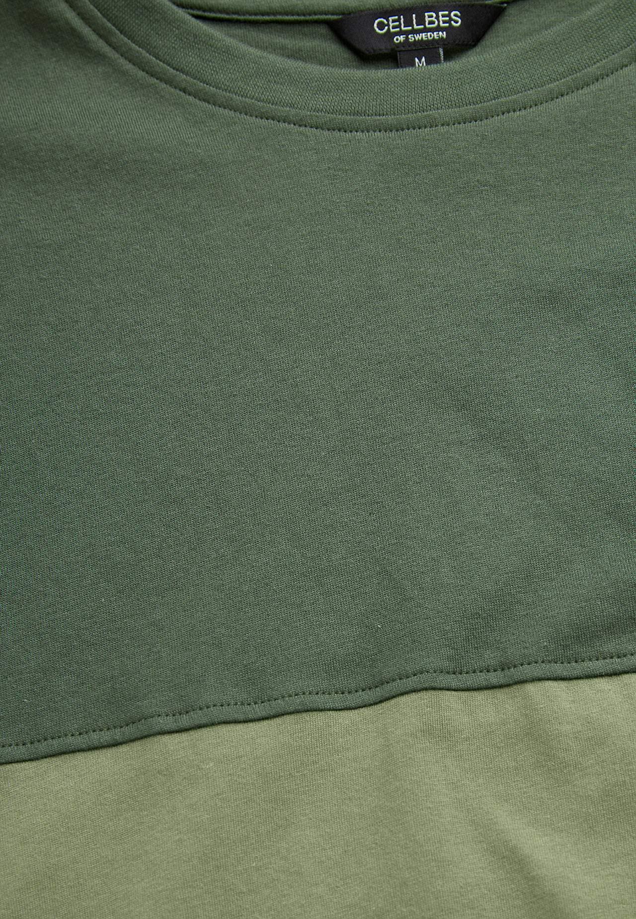T-Shirt mit einem breiten Streifen
