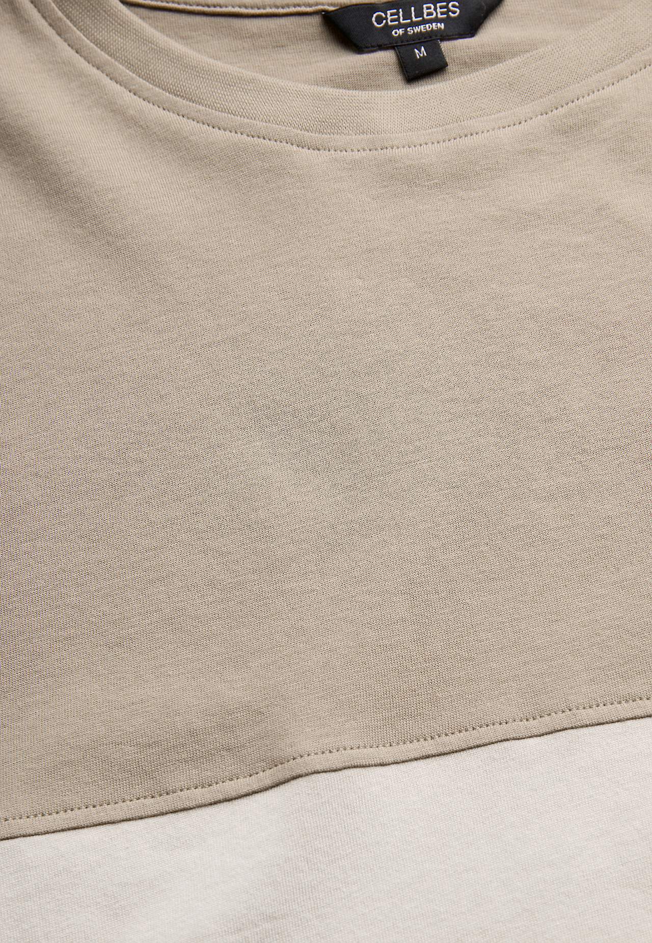 T-Shirt mit einem breiten Streifen