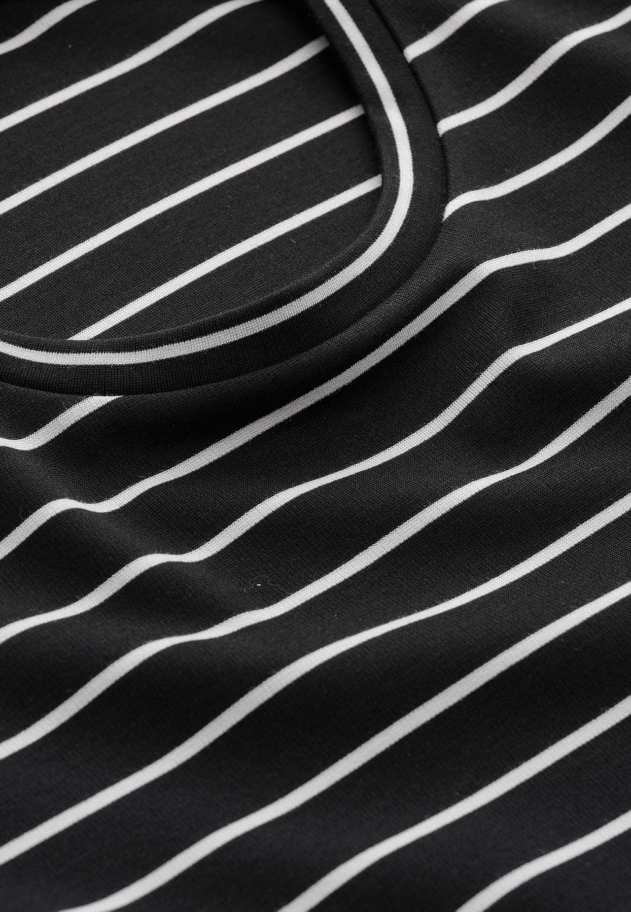Jerseykleid aus grober Qualität