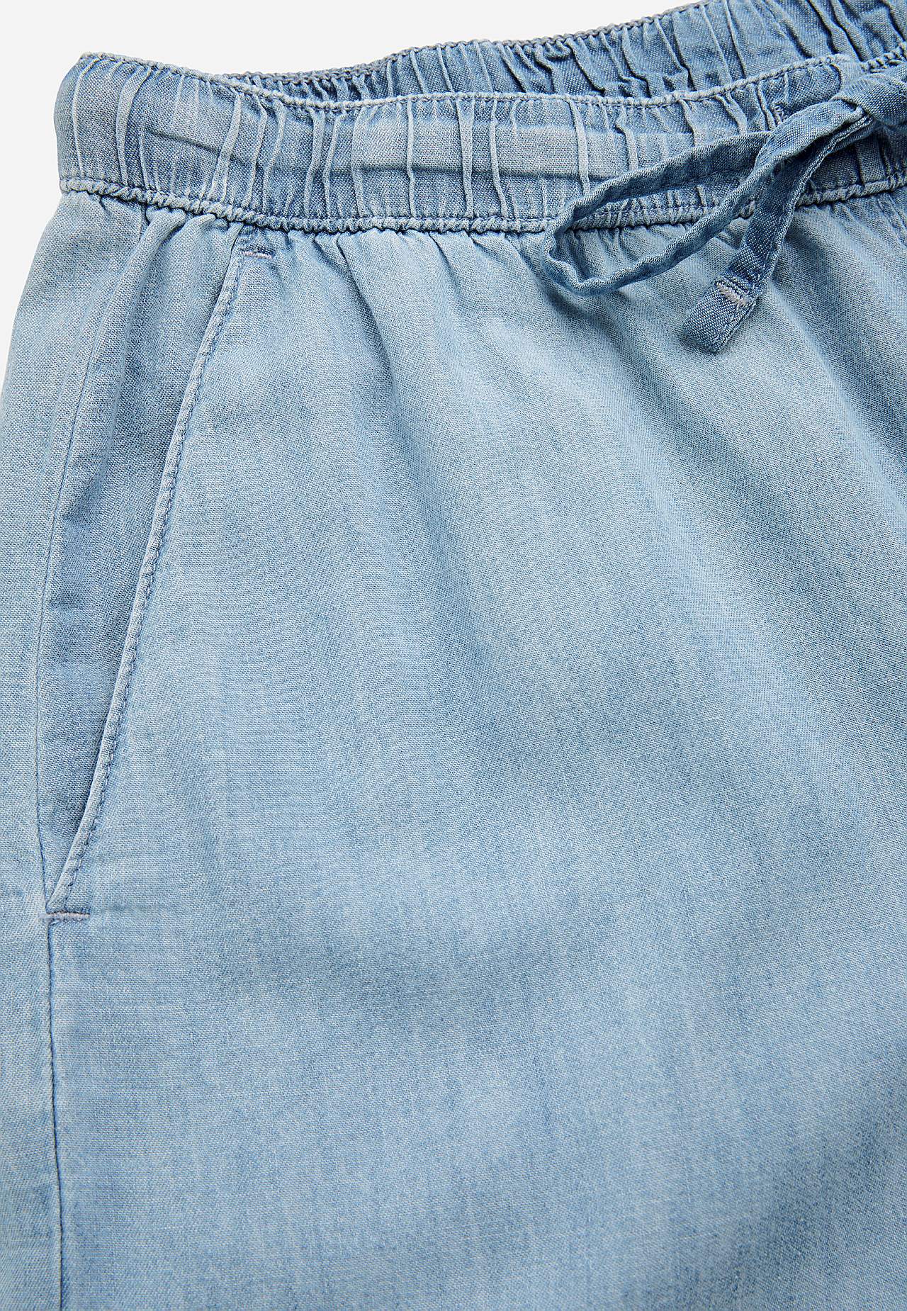 Hose aus Denim mit breiten Beinen