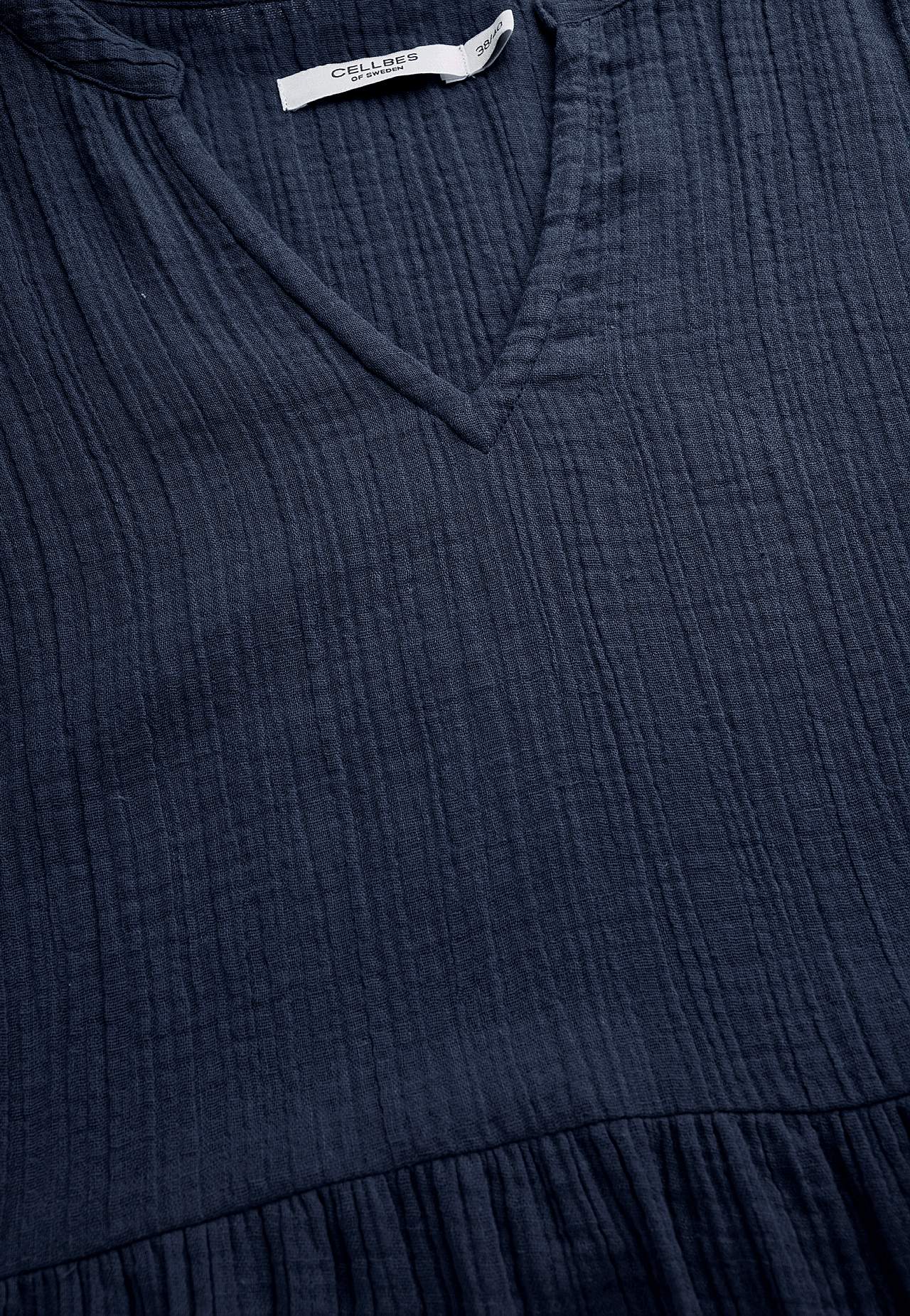Kleid aus zerknitterter Baumwolle