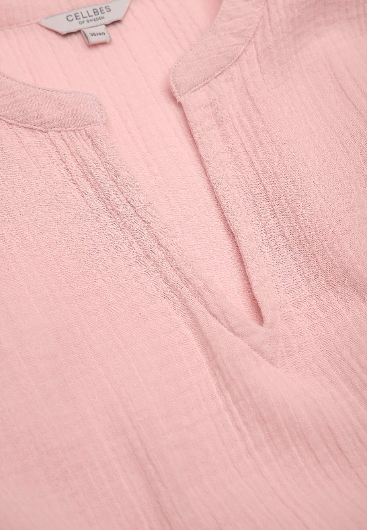 Kleid aus zerknitterter Baumwolle