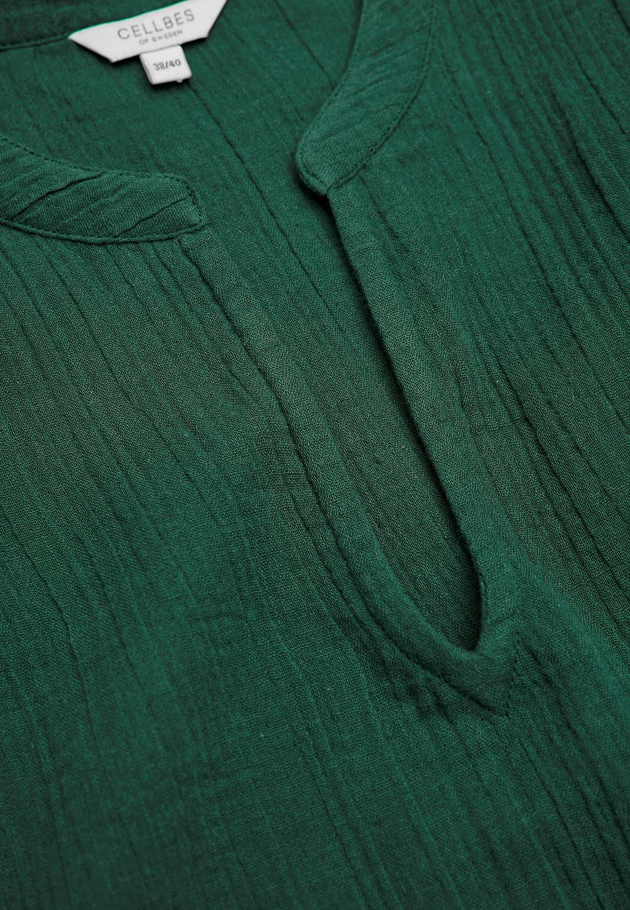 Kleid aus zerknitterter Baumwolle