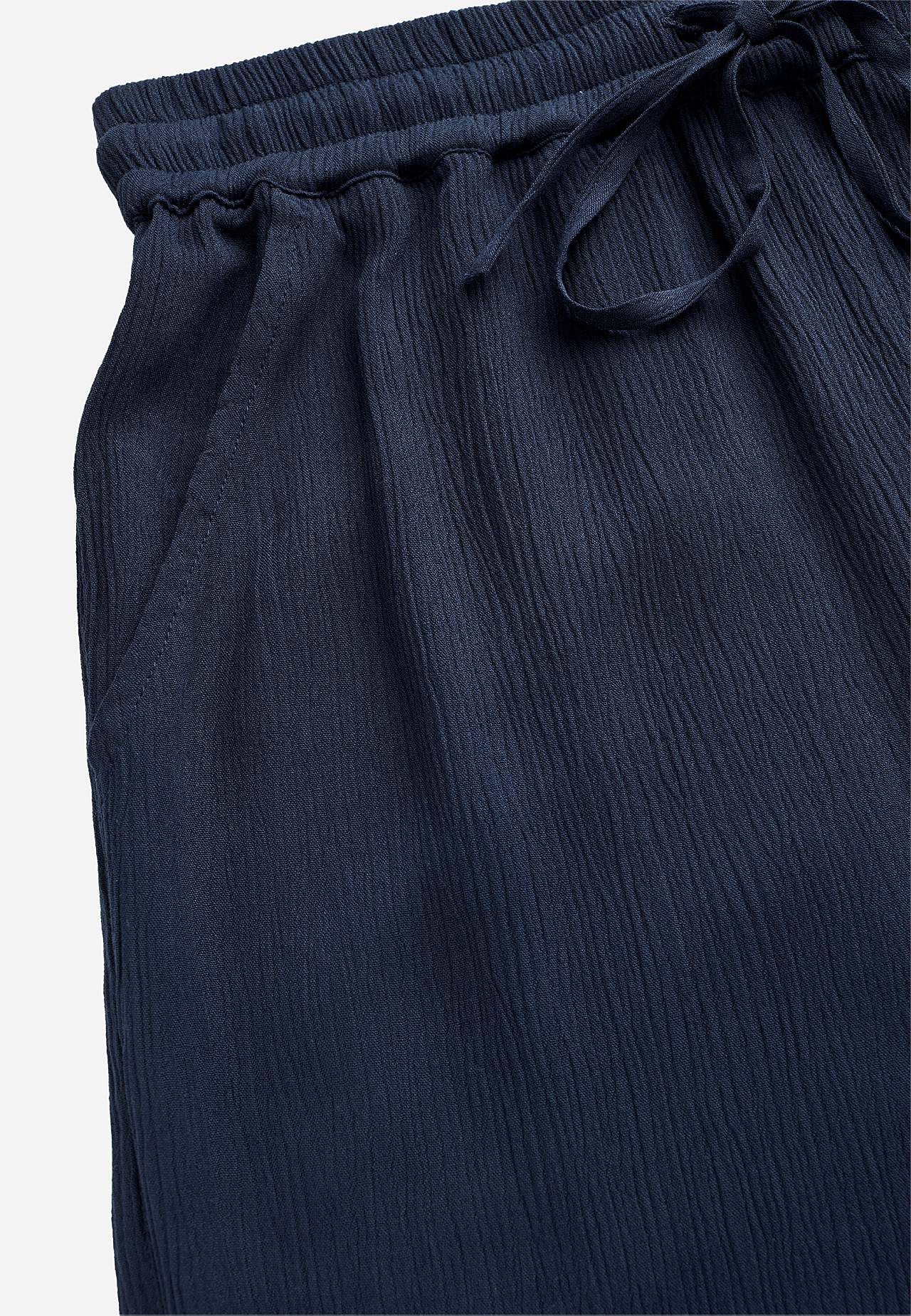 Shorts aus Viskose-Krepp