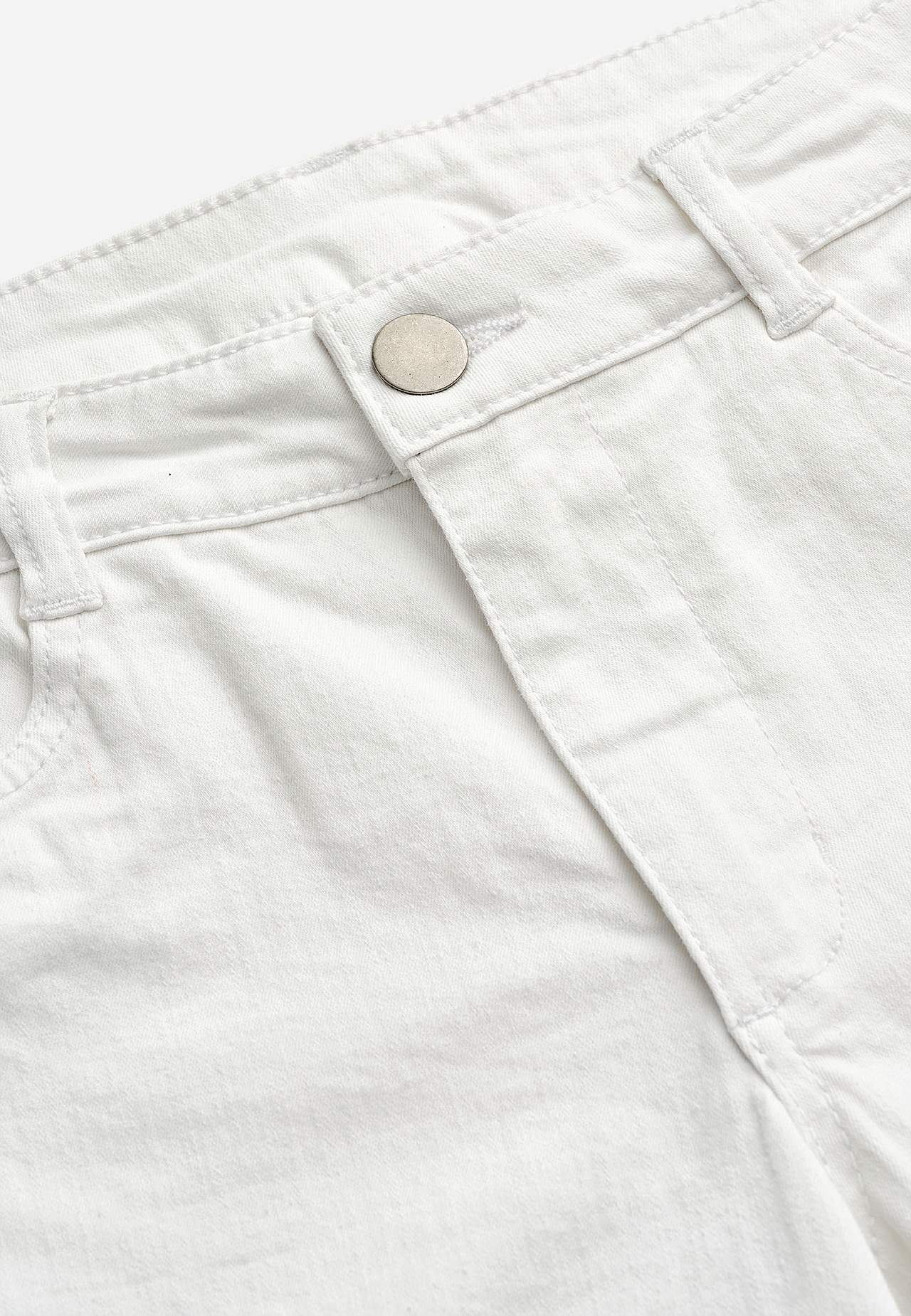 Elastische Knöcheljeans