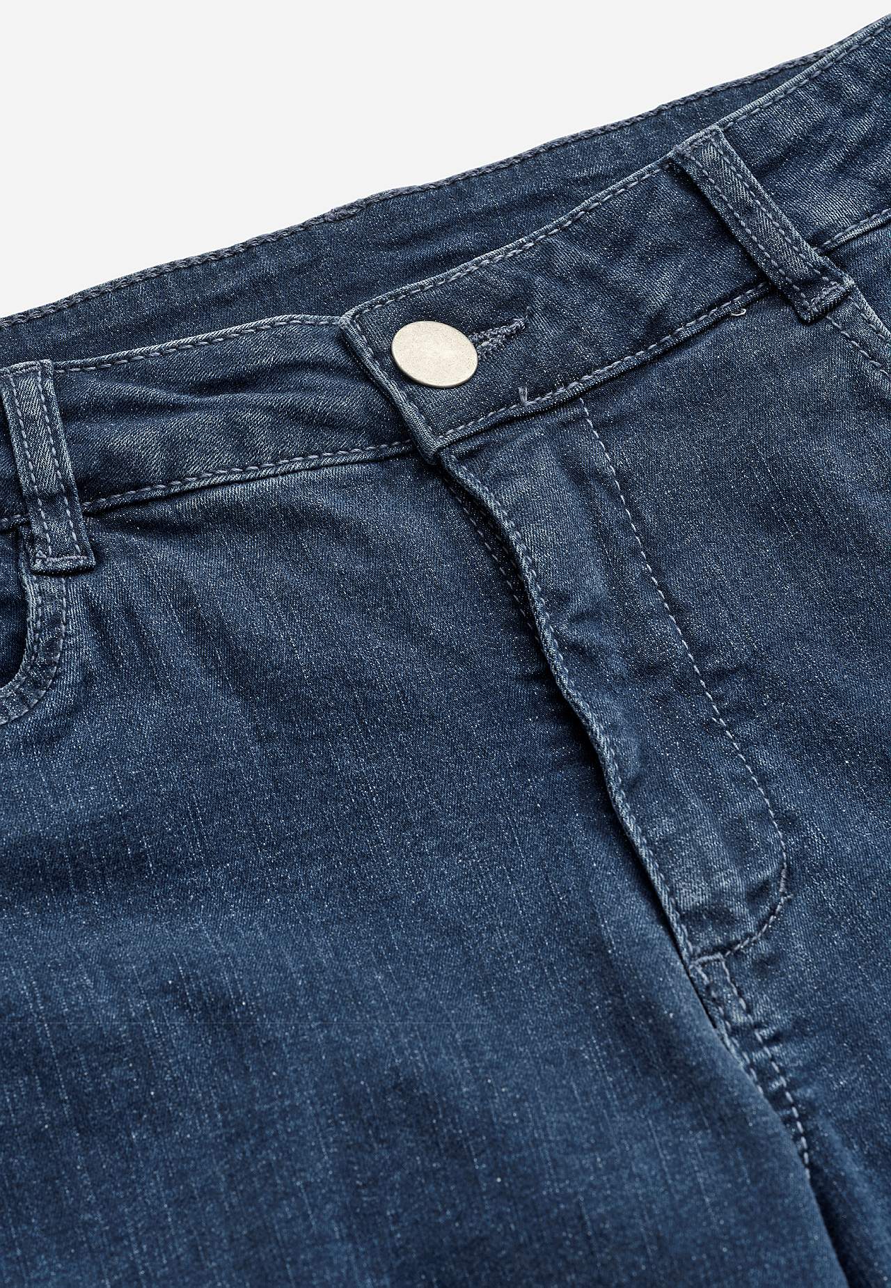 Elastische Knöcheljeans