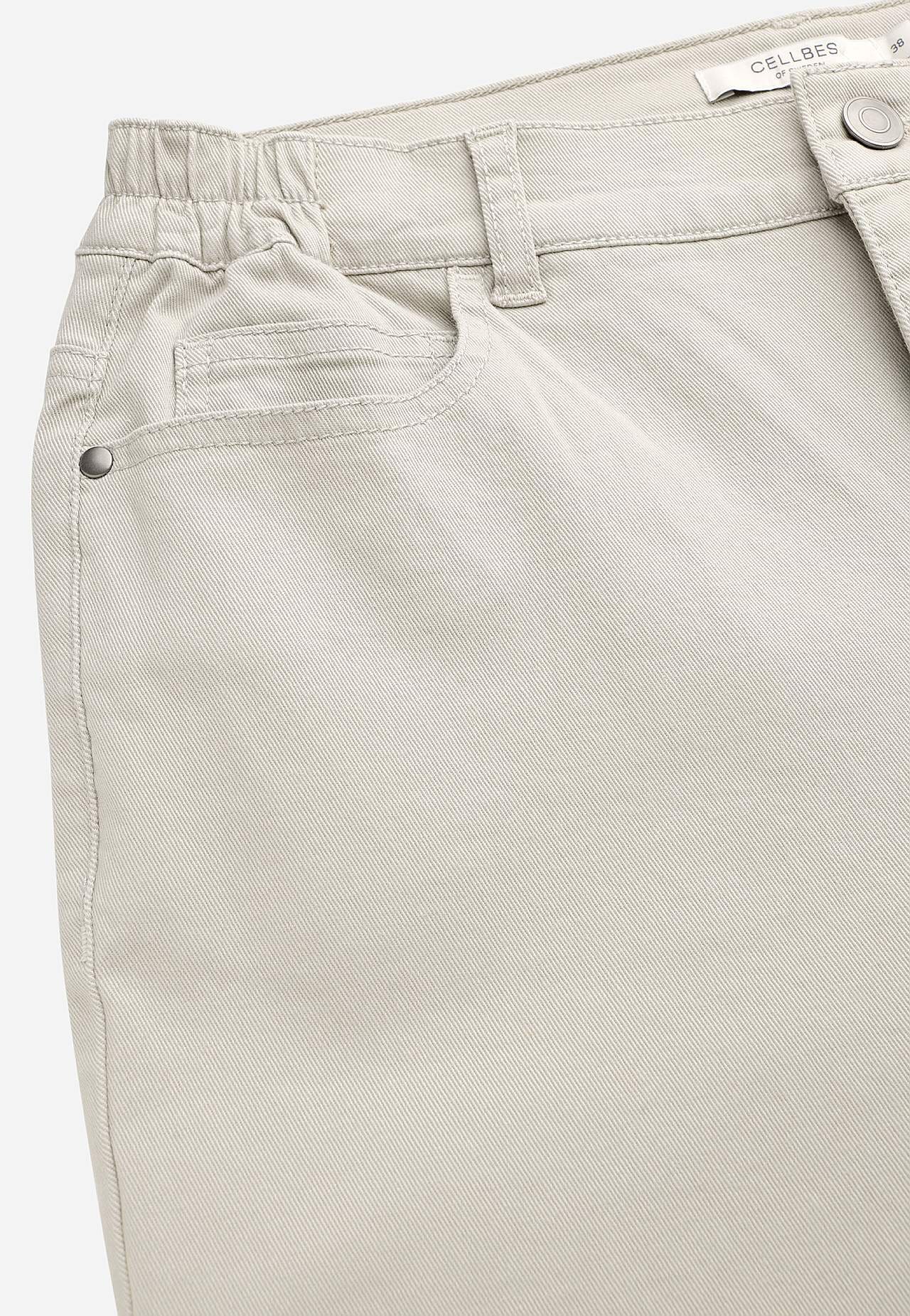 Jeans mit elastischem Bund