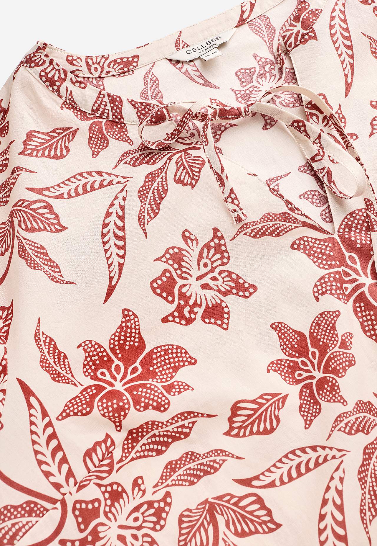 Gewebte, gemusterte Bluse