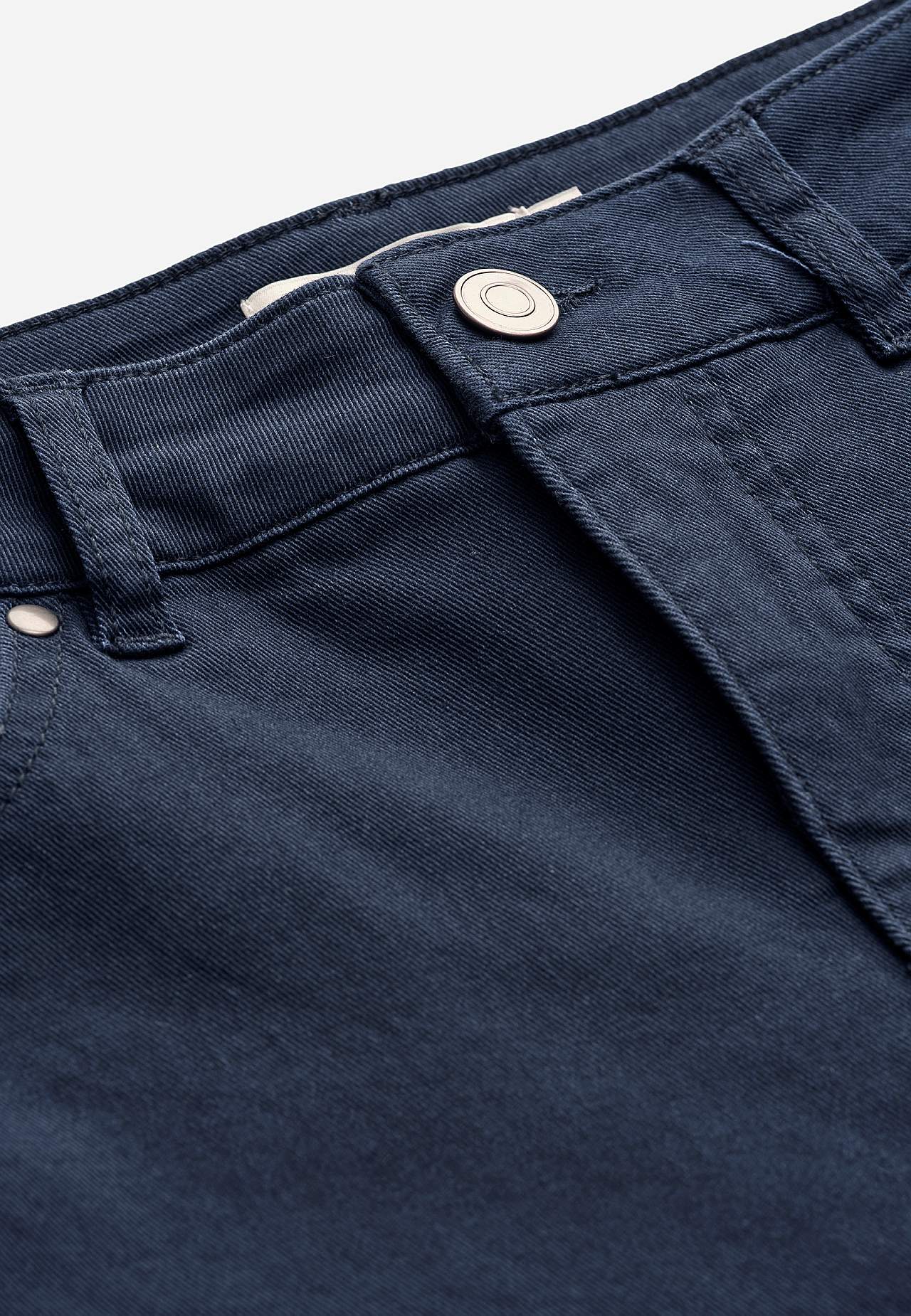 Etwas schlankere Knöcheljeans
