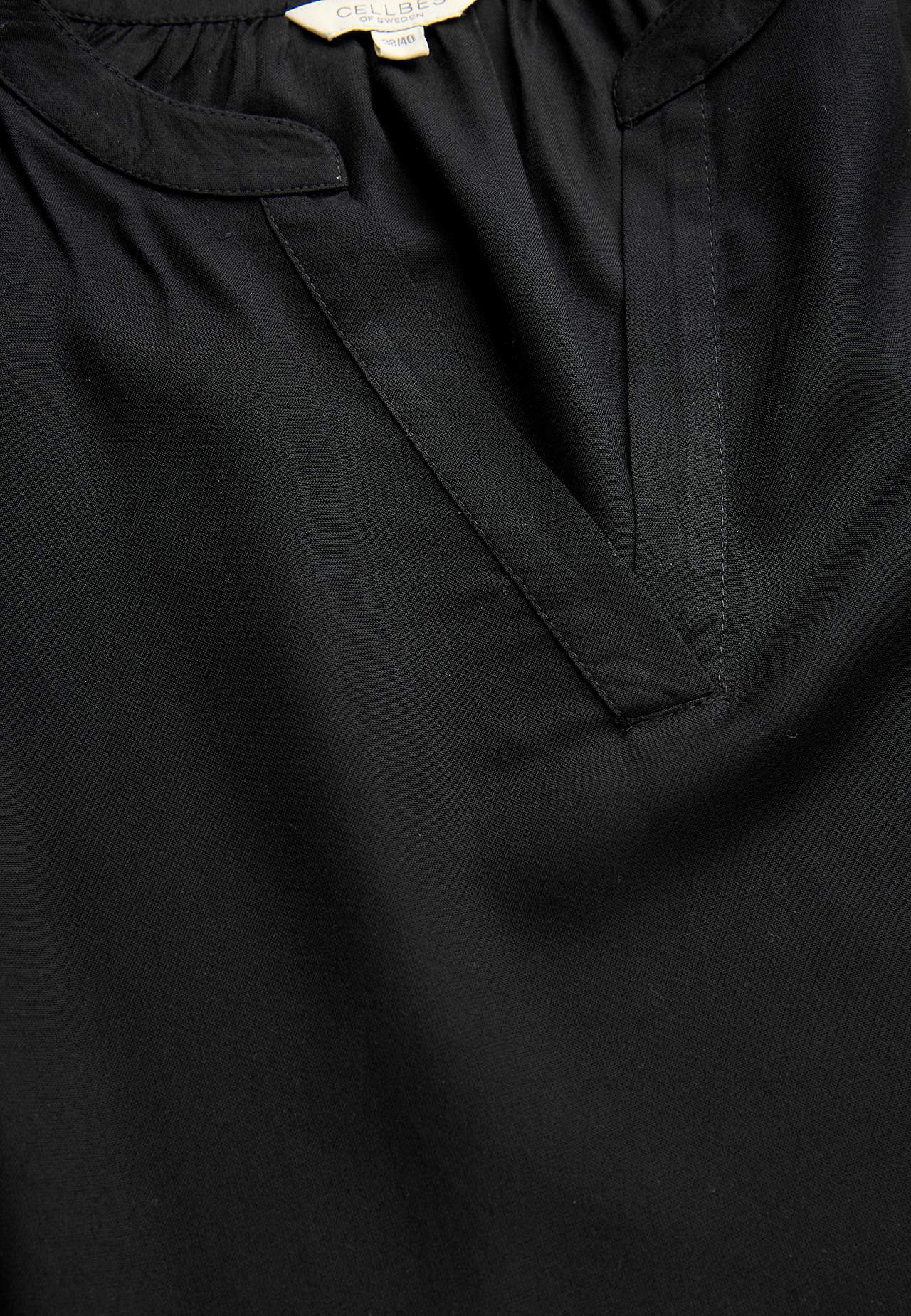 Kleid mit Stickerei