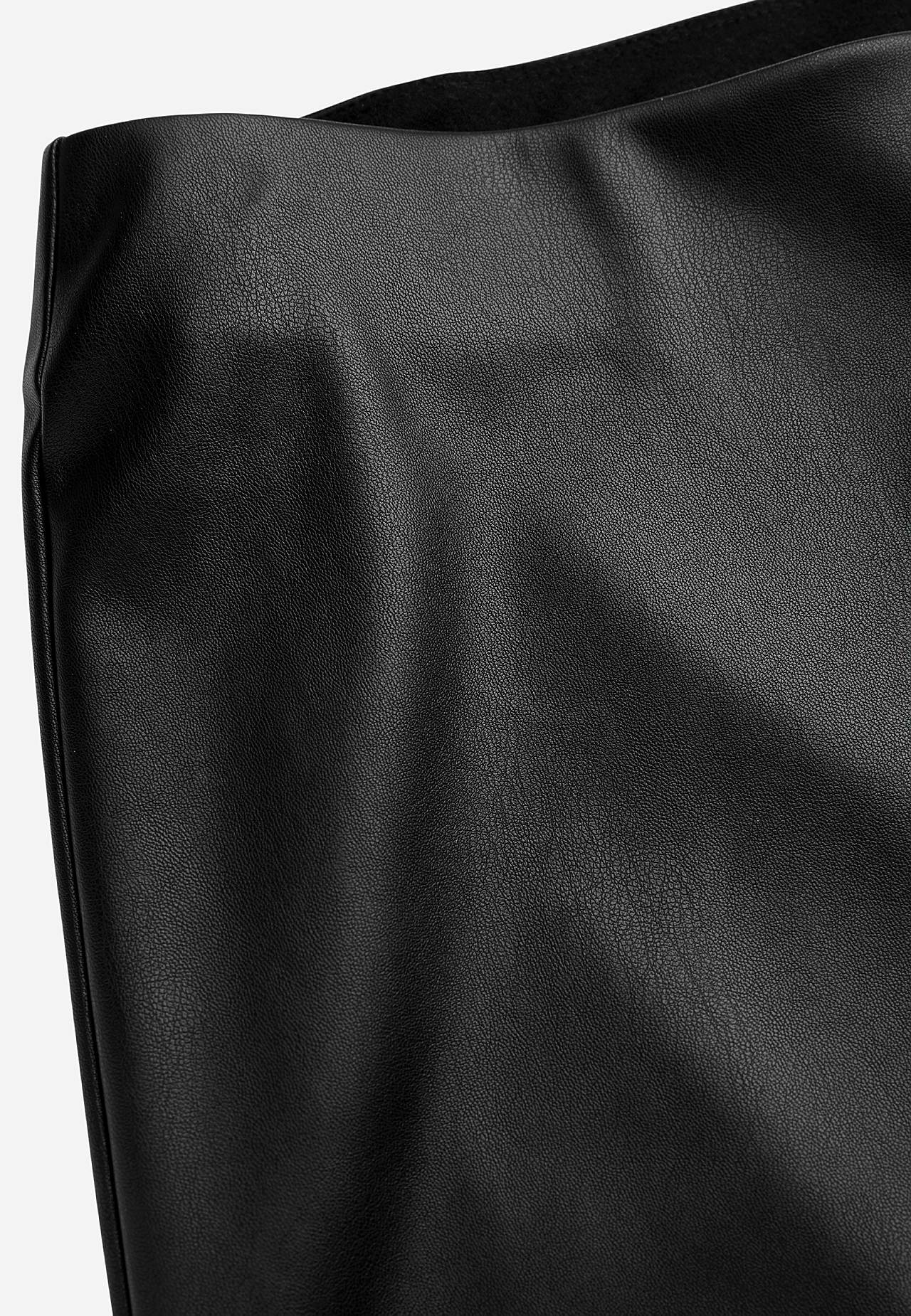 Knöchellange Hose aus Kunstleder