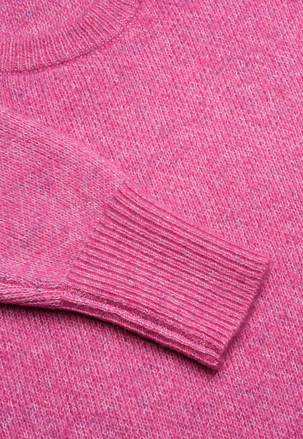 Gestrickte Tunika mit Schlitzen