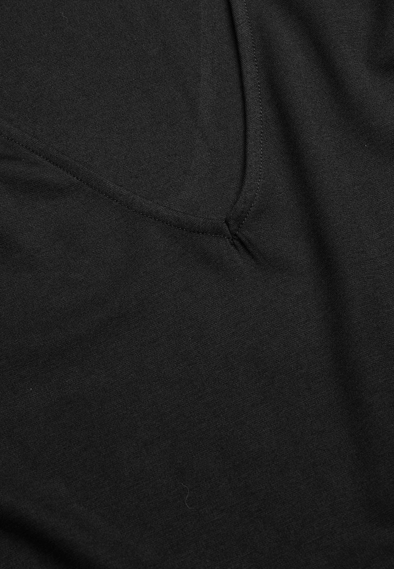 Viskosekleid mit Spitzendetails