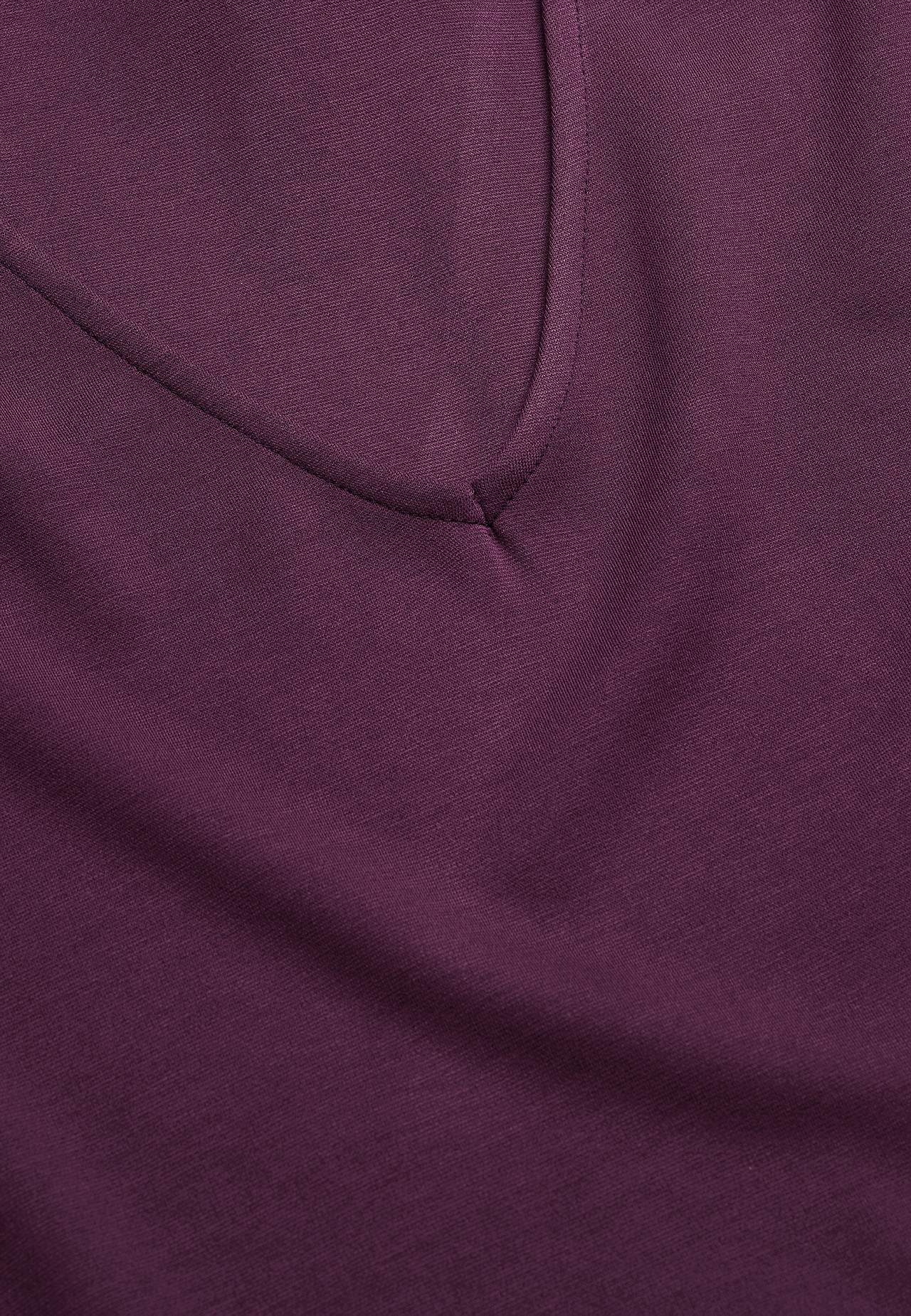 Viskosekleid mit Spitzendetails