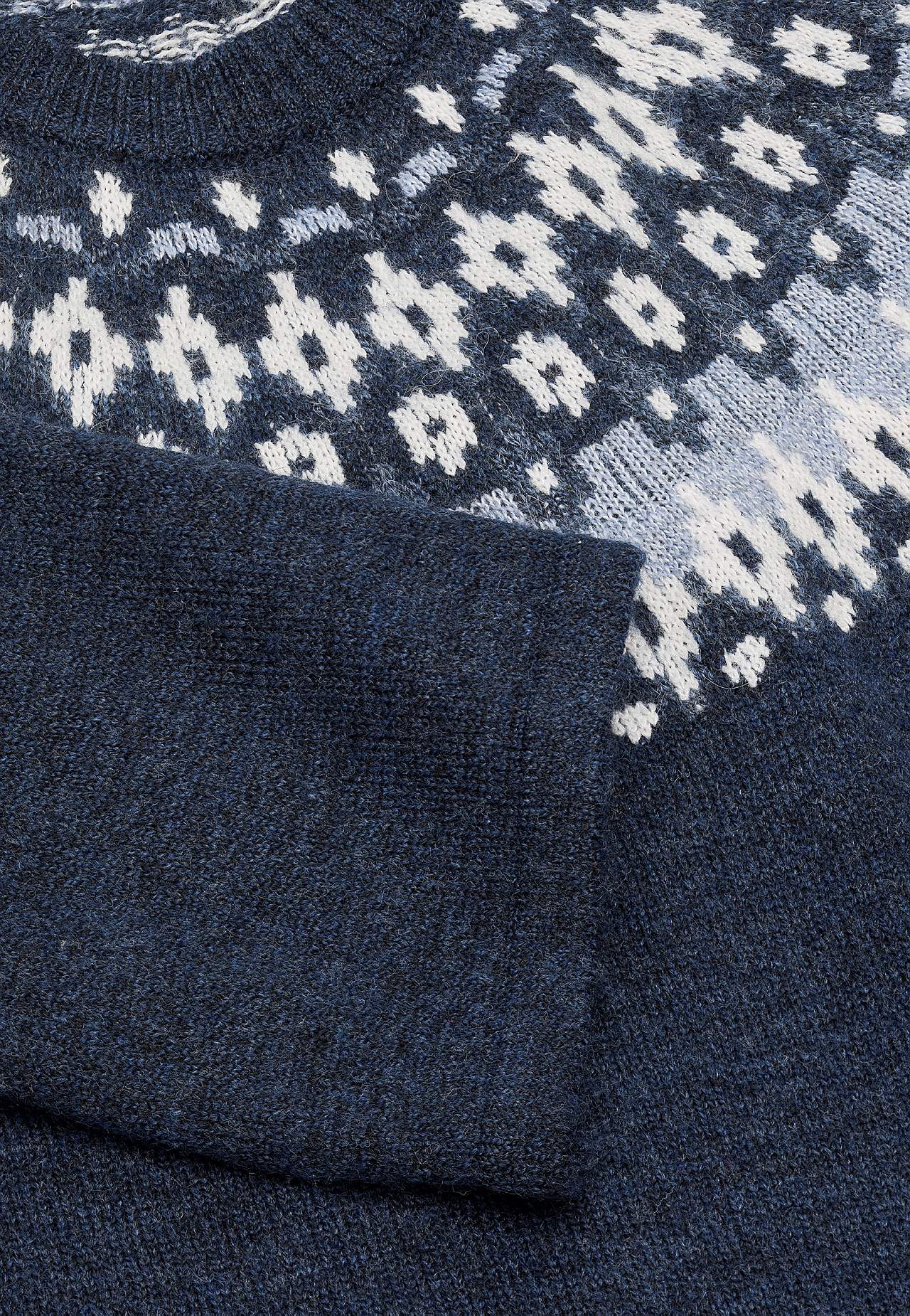 Gestricktes, jacquardgemustertes Kleid