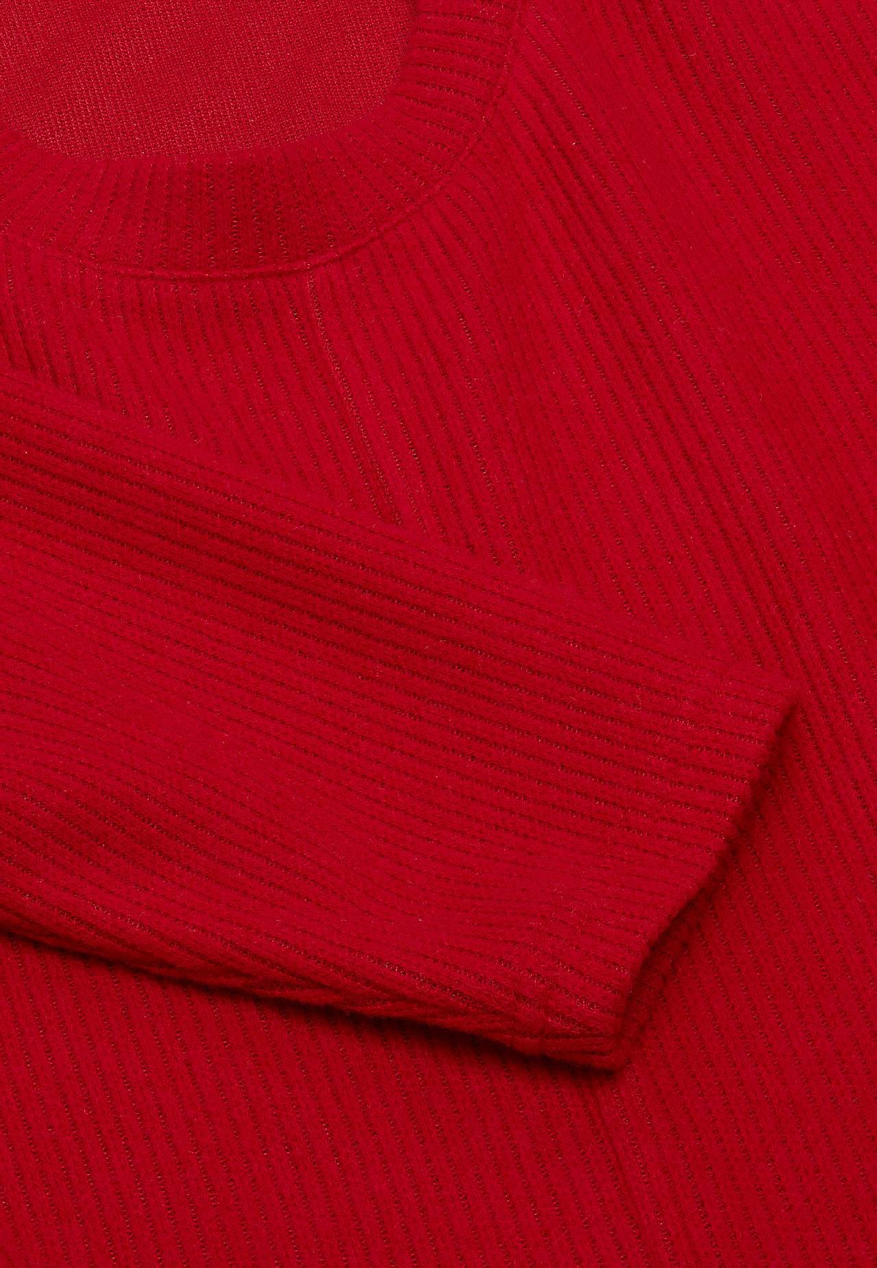 Super weicher Pullover mit dekorativer Mittelnaht