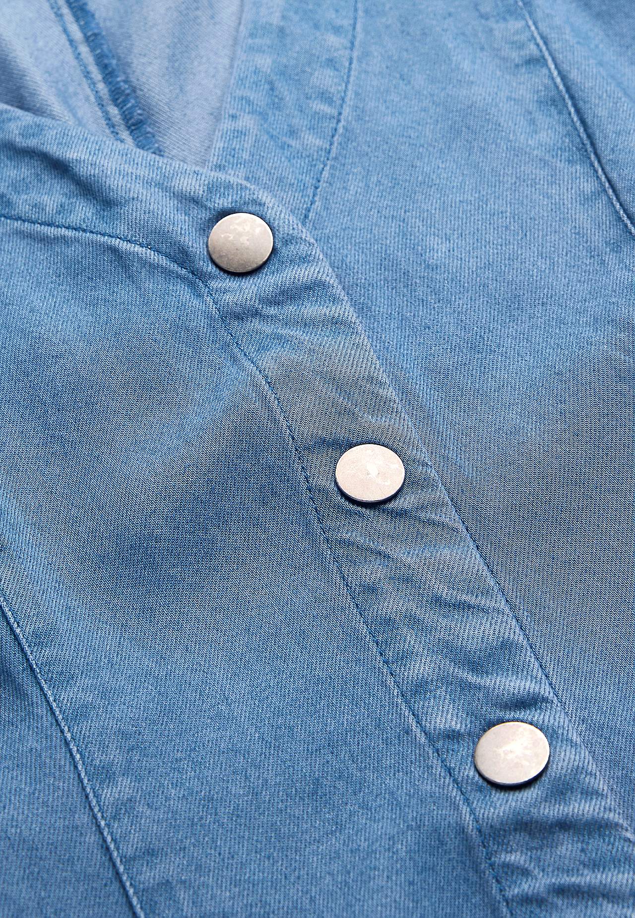 Ultra-weiches Premium Jeanskleid mit Knöpfen