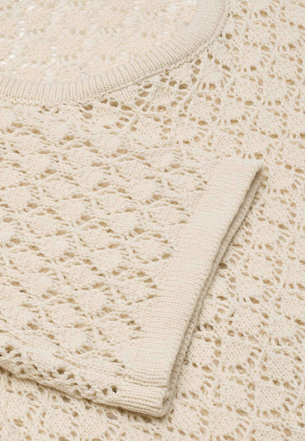 Gestrickter Pullover mit Lochmuster