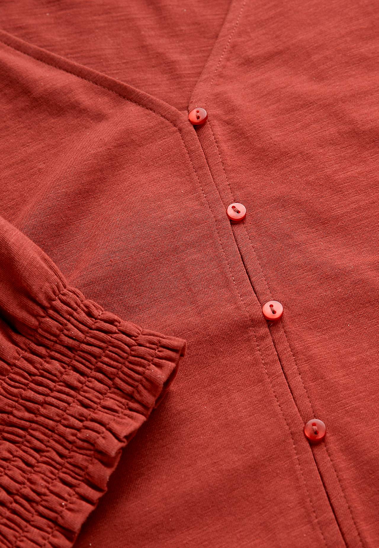 Jersey-Top mit Knöpfen