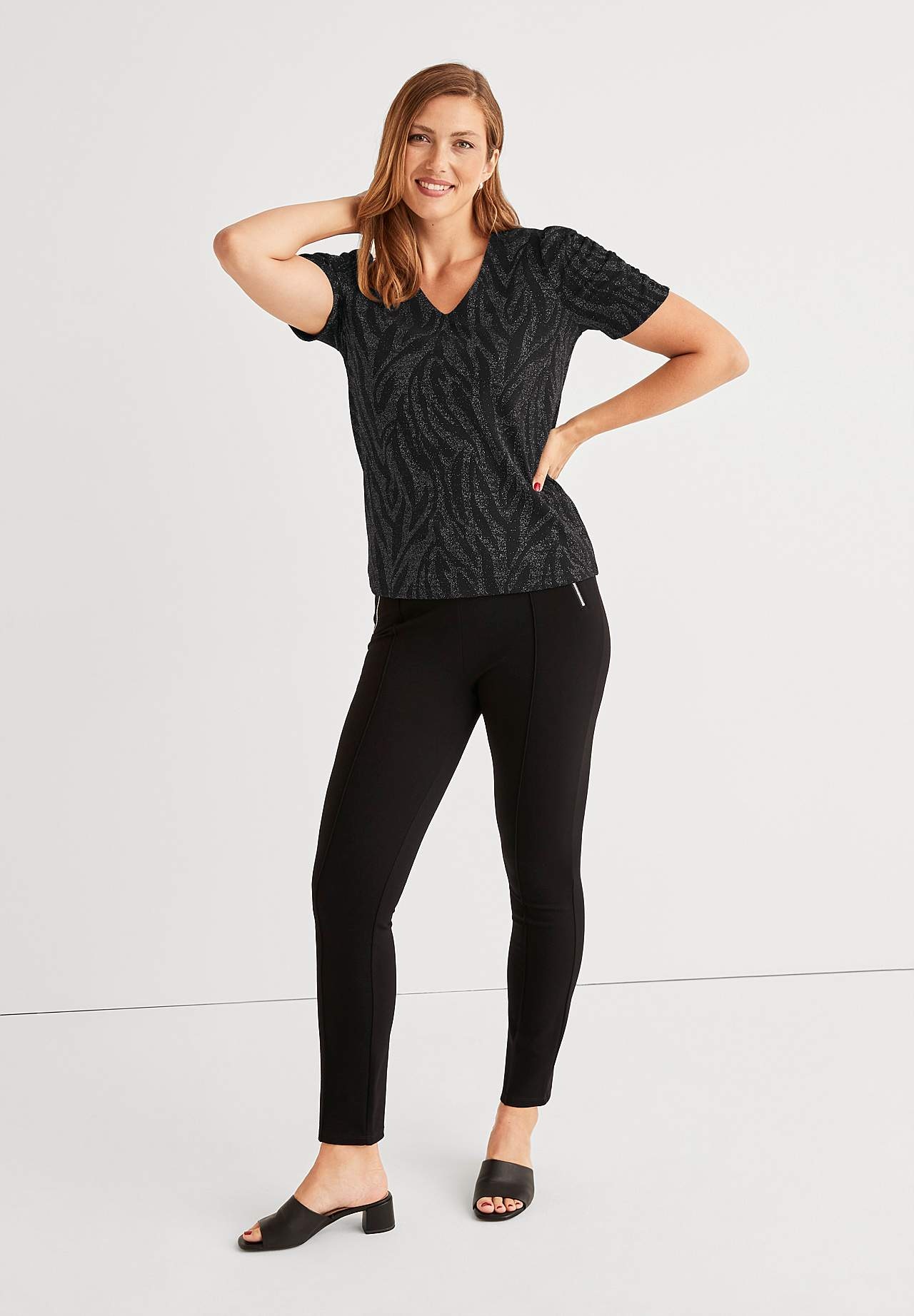 Glänzendes Party-Oberteil mit gerafften Ärmeln